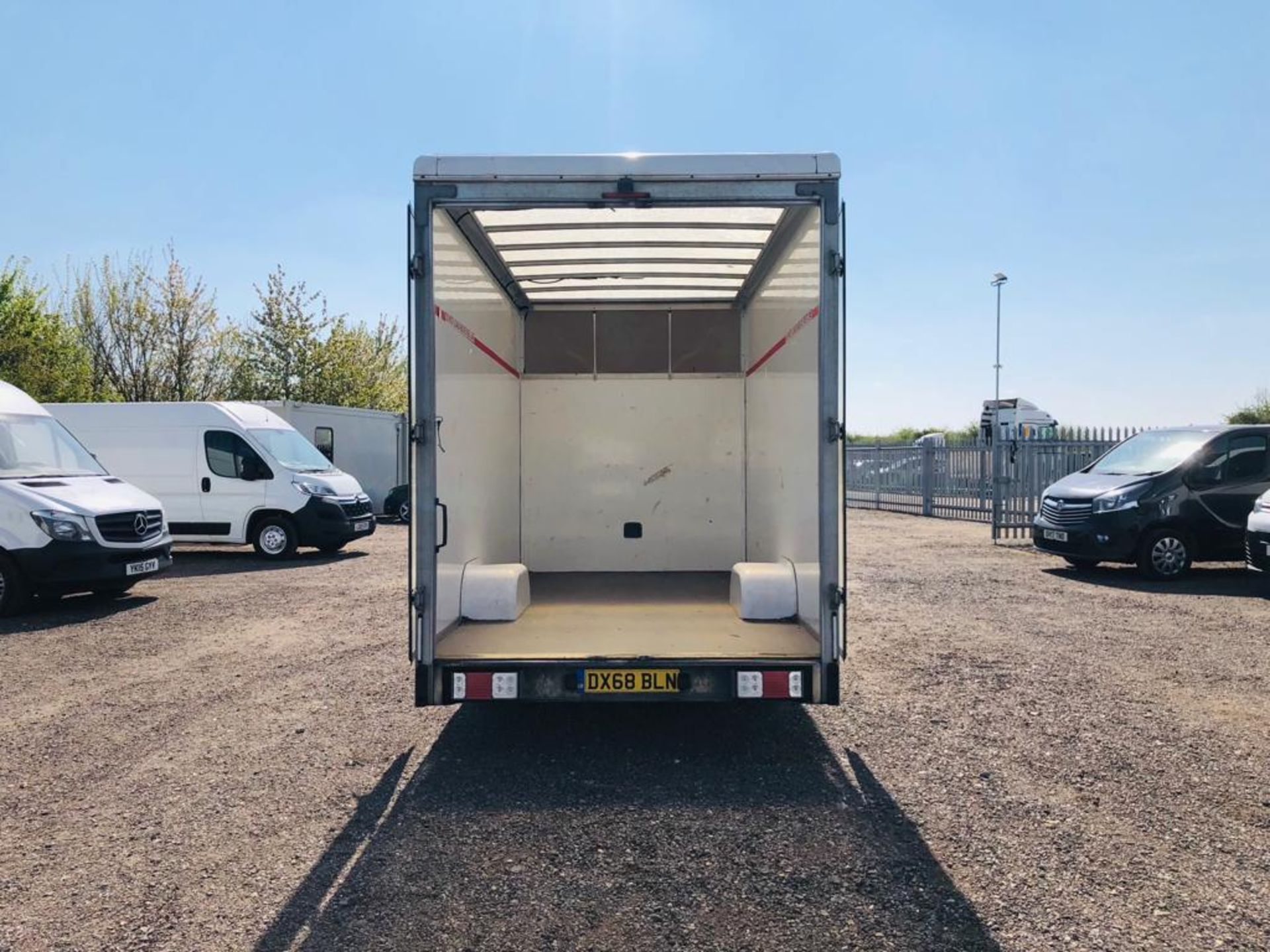 Renault Master LL35 2.3 DCI Business Energy L3 Luton Lowloader 2018 '68 Reg' Euro 6 - ULEZ Compliant - Image 8 of 18