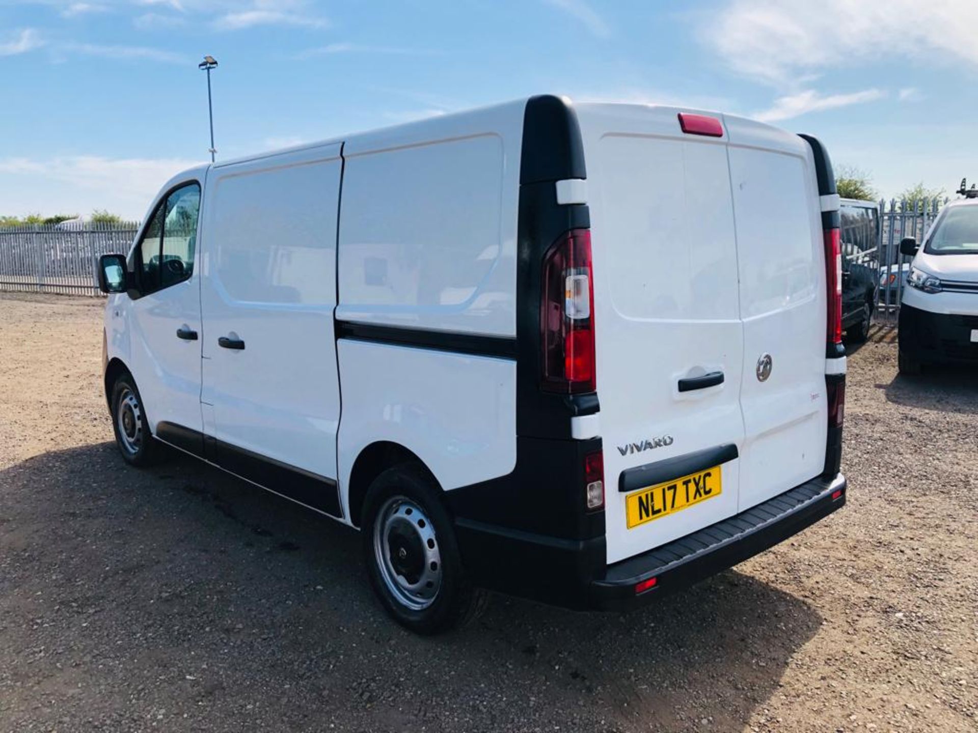 Vauxhall Vivaro 1.6 CDTI 2700 BlueInjection L1 H1 2017 '17 Reg' Euro 6 - ULEZ Compliant - Image 8 of 20