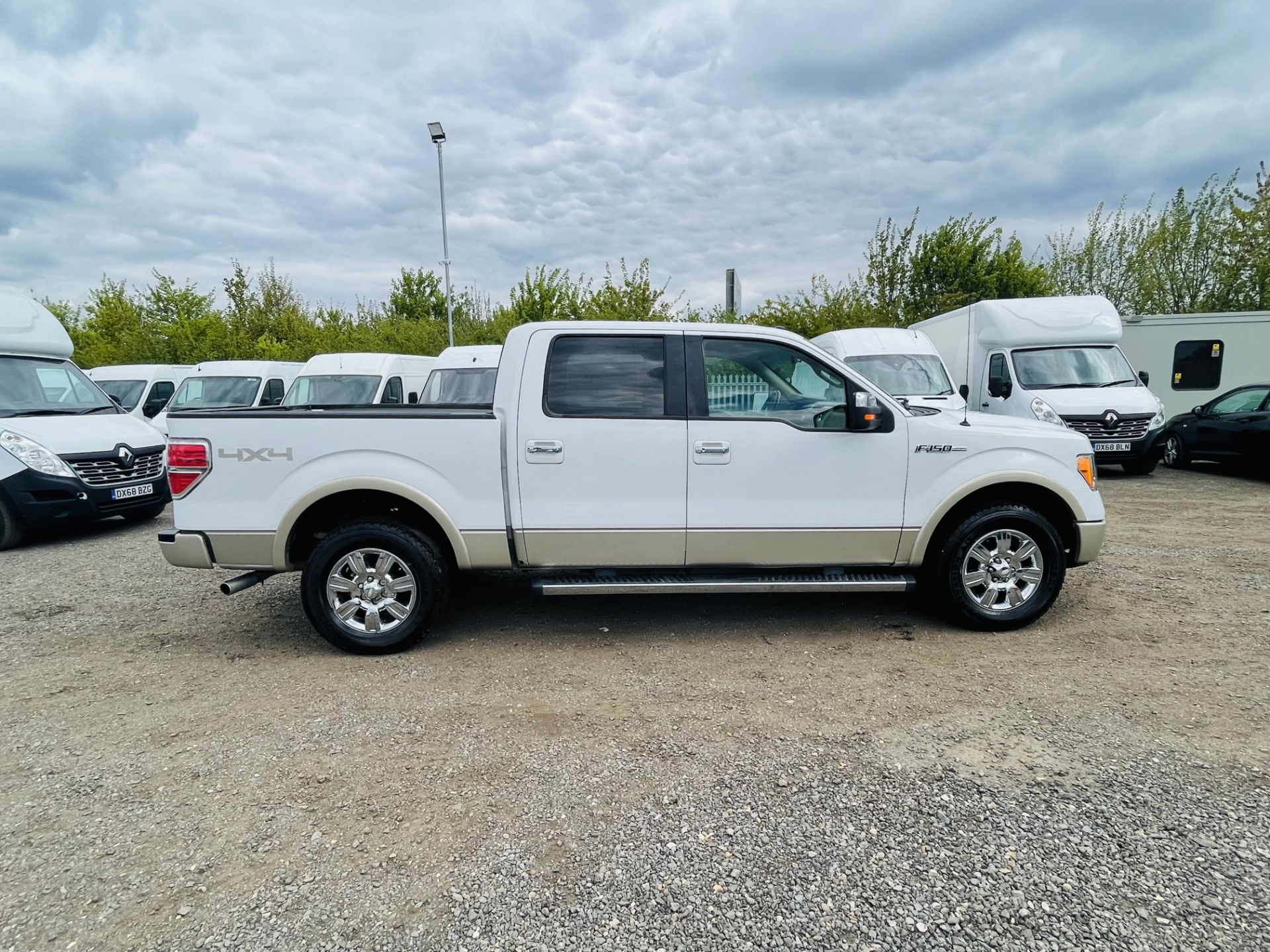 ** ON SALE ** Ford F-150 5.4L V8 Lariat Supercrew 4WD ' 2010 Year' A/C - Full Spec - ULEZ Compliant - Image 13 of 29