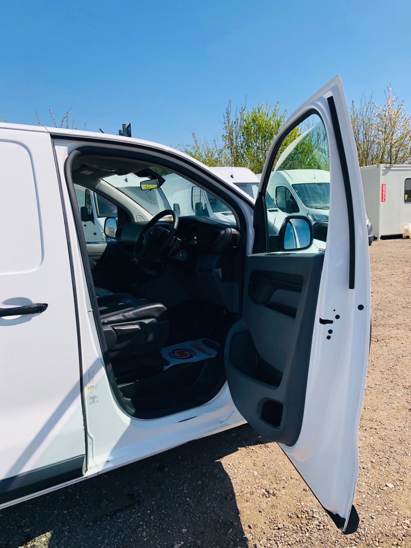 Citroen Dispatch 2.0 BLUEHDI S/S Enterprise 2018 '18 Reg' A/C - Euro 6 - ULEZ Compliant - Image 16 of 21