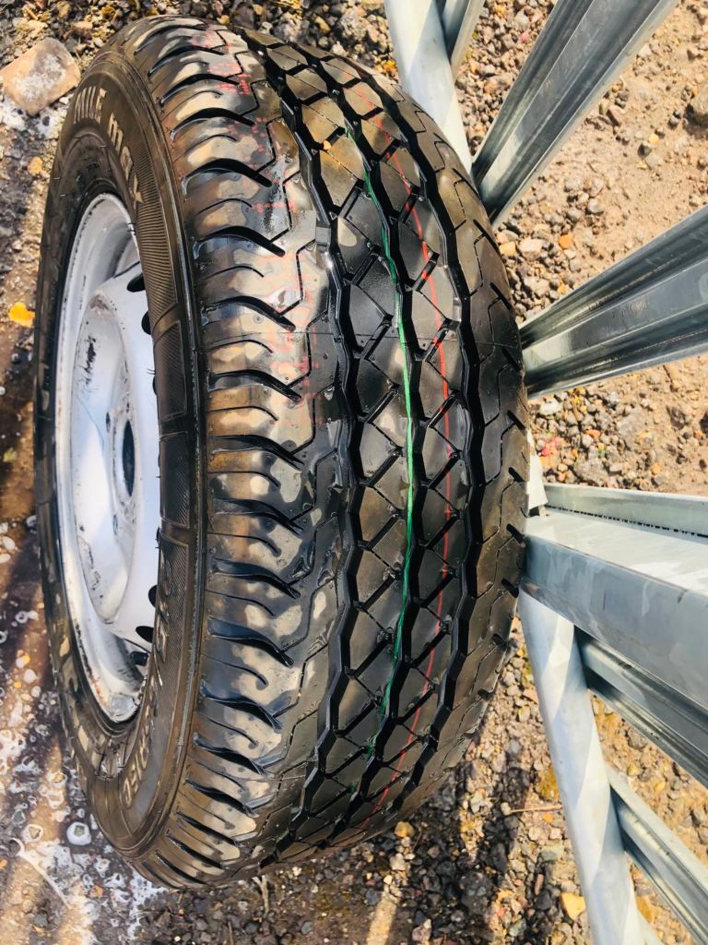 Tyre 215/65R15C - Image 3 of 3