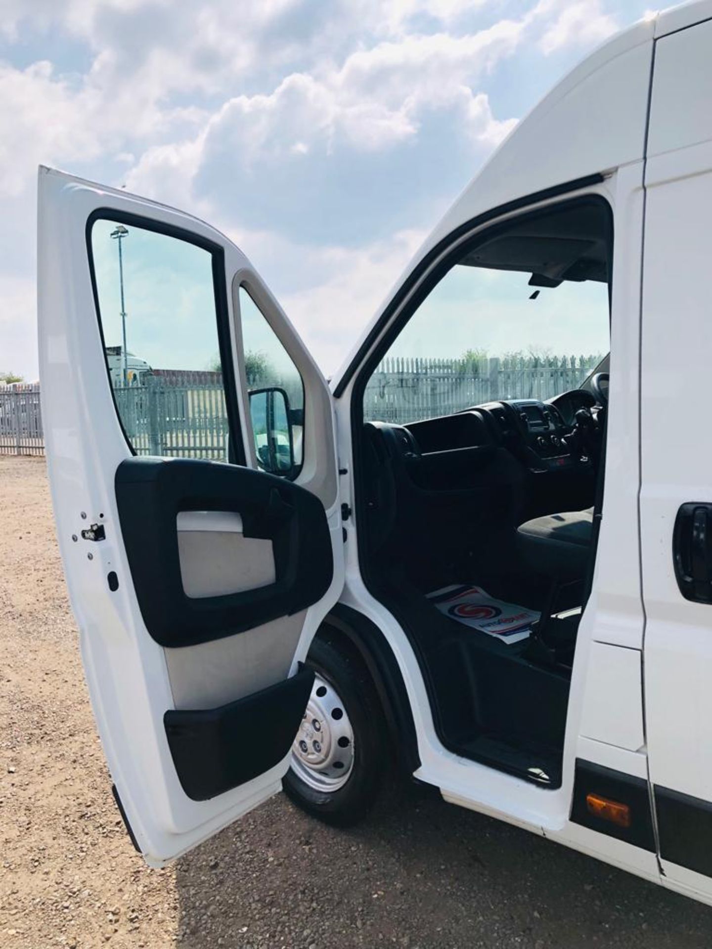 ** ON SALE ** Peugeot Boxer 2.0 BLUEHDI L4 H2 Professional 2018 '68 Reg' - A/C - Euro 6 - ULEZ - Image 23 of 24