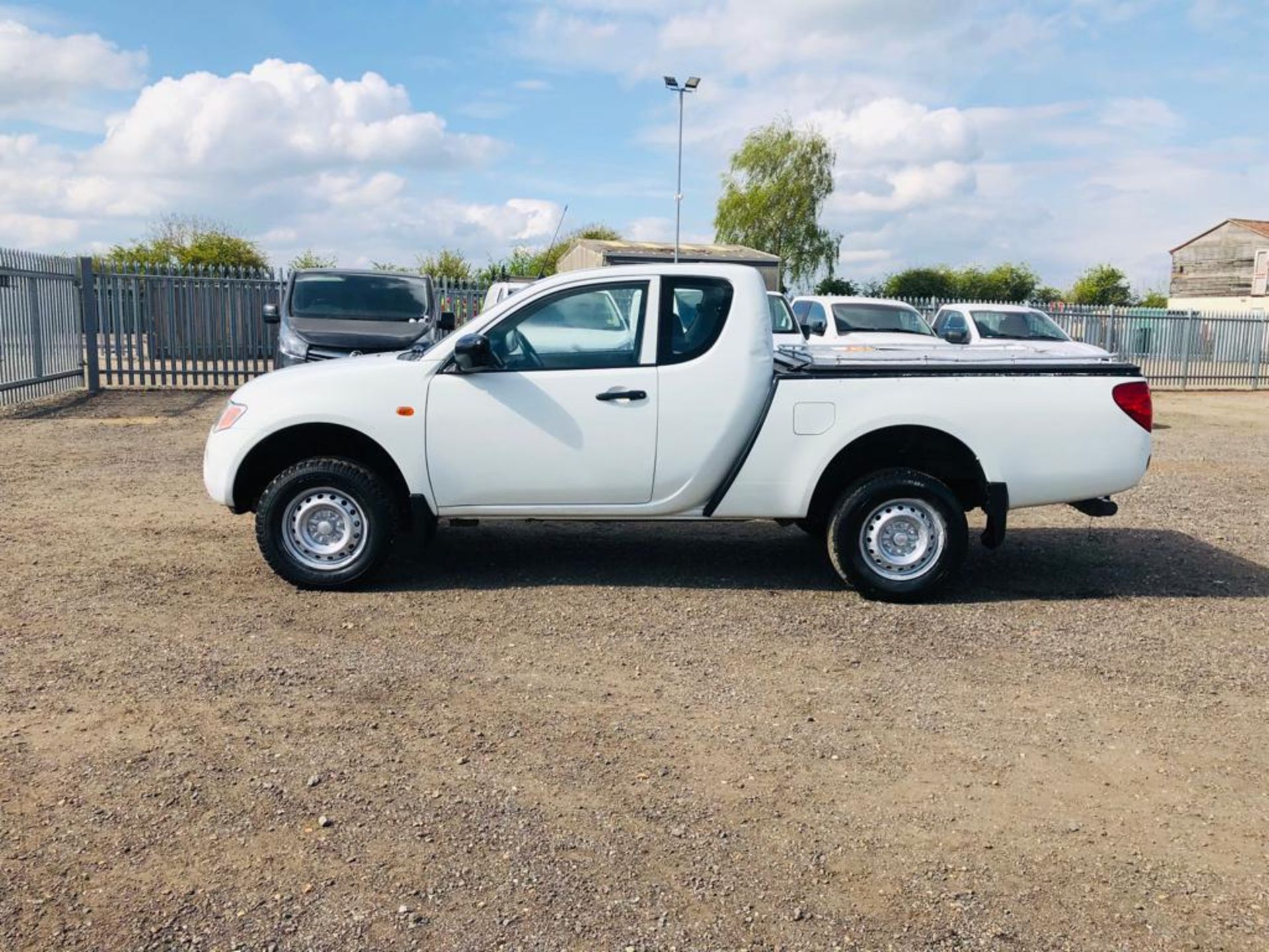 ** ON SALE ** Mitsubishi L200 2.5 DI-D 4WD 4Work 134 Bhp King Cab 2009 '09 Reg' - No Vat Save 20% - Image 5 of 21