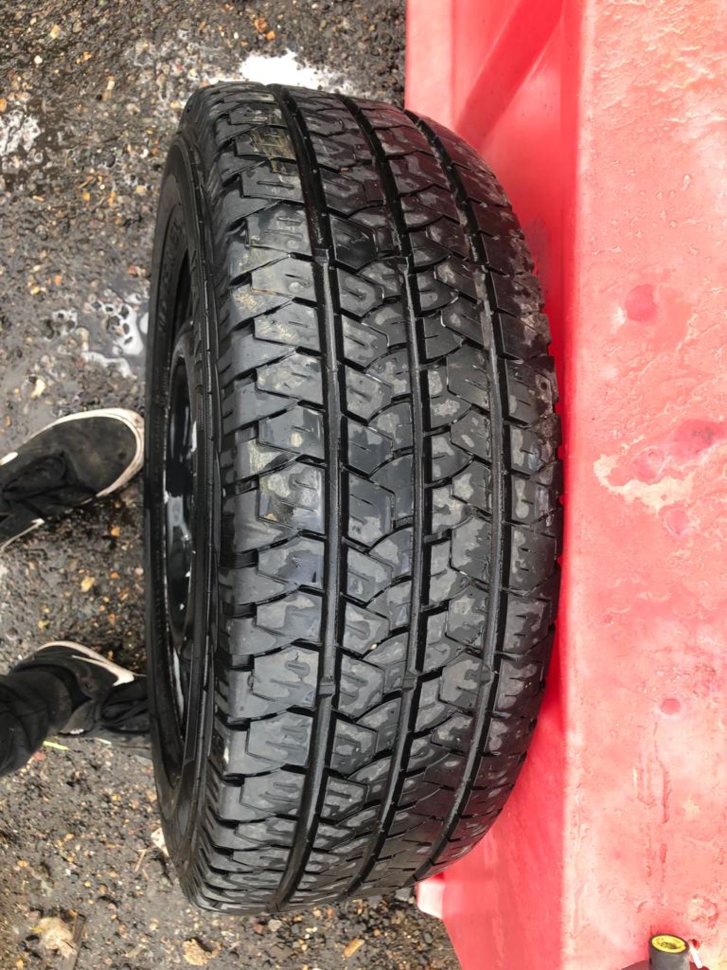 Tyre 205/65R15C - Image 3 of 3