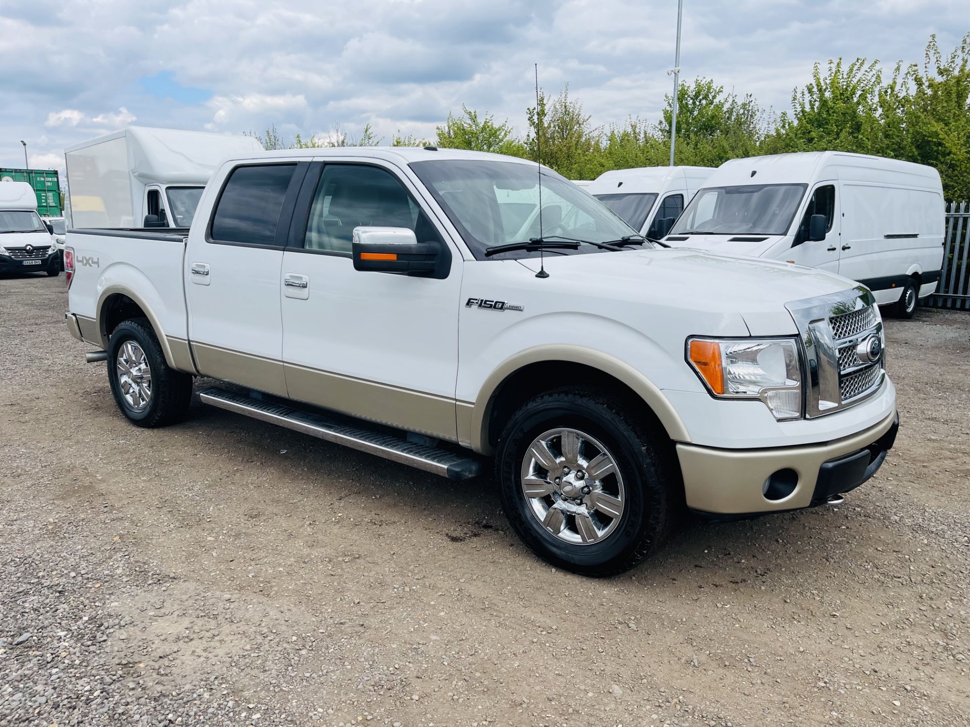 ** ON SALE ** Ford F-150 5.4L V8 Lariat Supercrew 4WD ' 2010 Year' A/C - Full Spec - ULEZ Compliant - Image 14 of 29