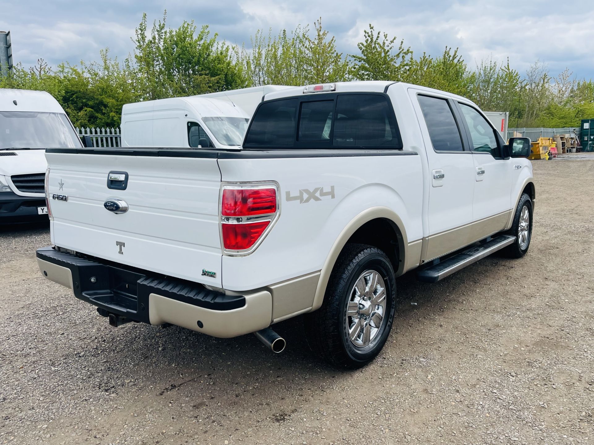 ** ON SALE ** Ford F-150 5.4L V8 Lariat Supercrew 4WD ' 2010 Year' A/C - Full Spec - ULEZ Compliant - Image 11 of 29
