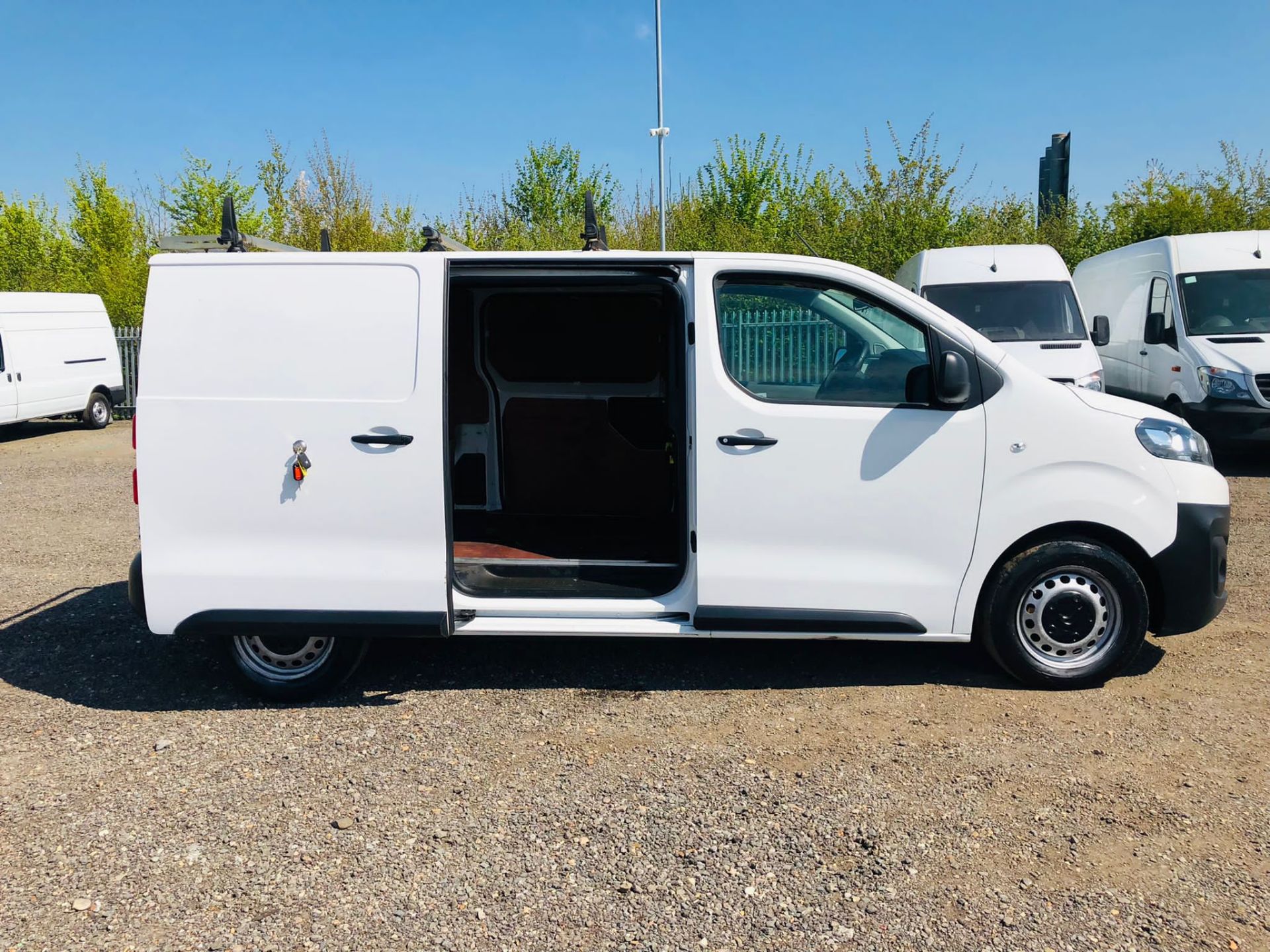 Citroen Dispatch 2.0 BLUEHDI S/S Enterprise 2018 '18 Reg' A/C - Euro 6 - ULEZ Compliant - Image 2 of 21