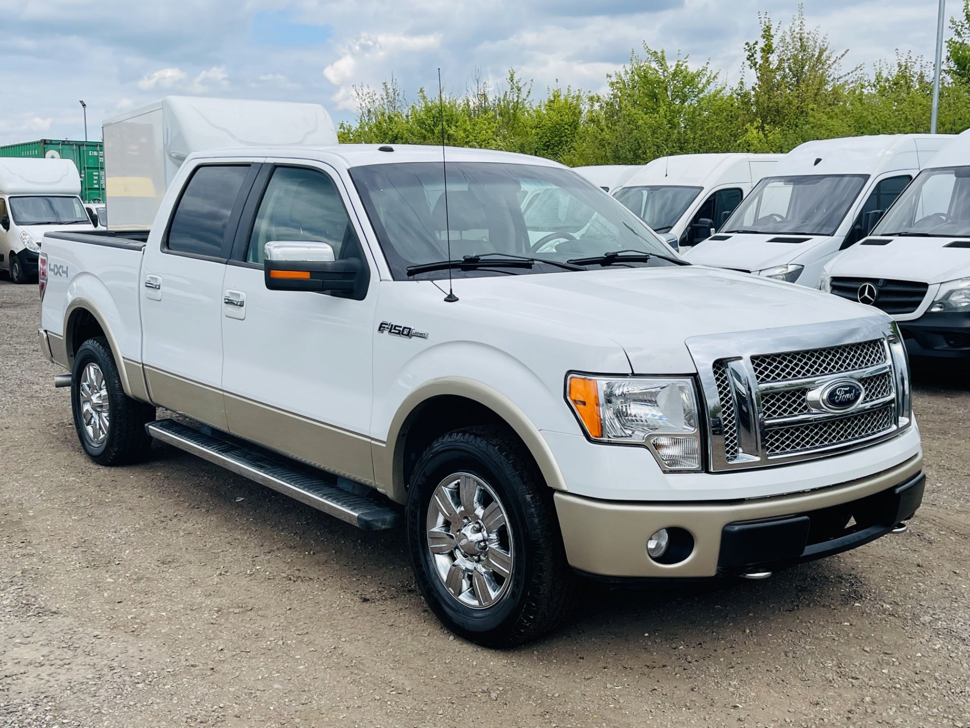 ** ON SALE ** Ford F-150 5.4L V8 Lariat Supercrew 4WD ' 2010 Year' A/C - Full Spec - ULEZ Compliant