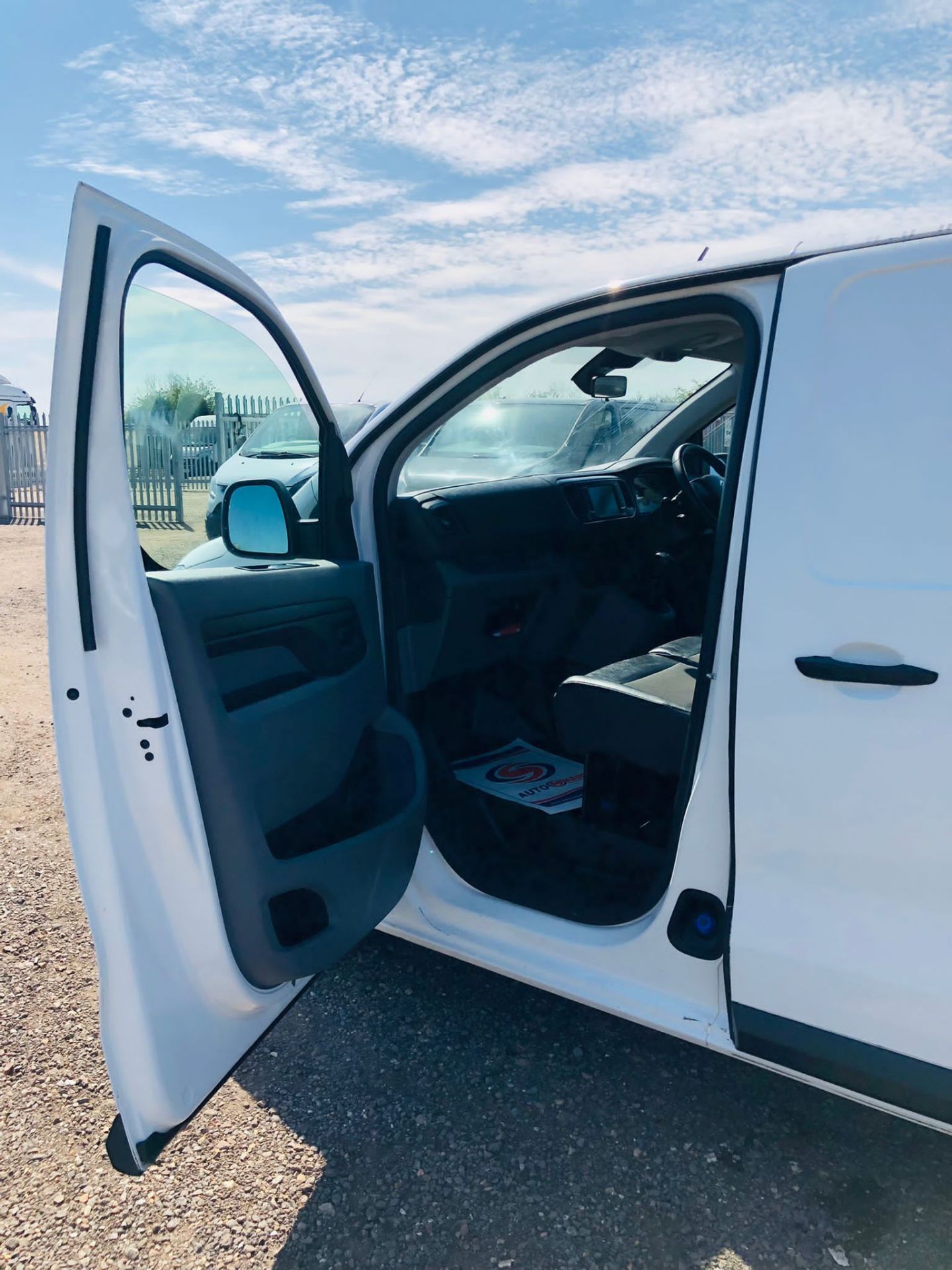 Citroen Dispatch 2.0 BLUEHDI S/S Enterprise 2018 '18 Reg' A/C - Euro 6 - ULEZ Compliant - Image 10 of 21