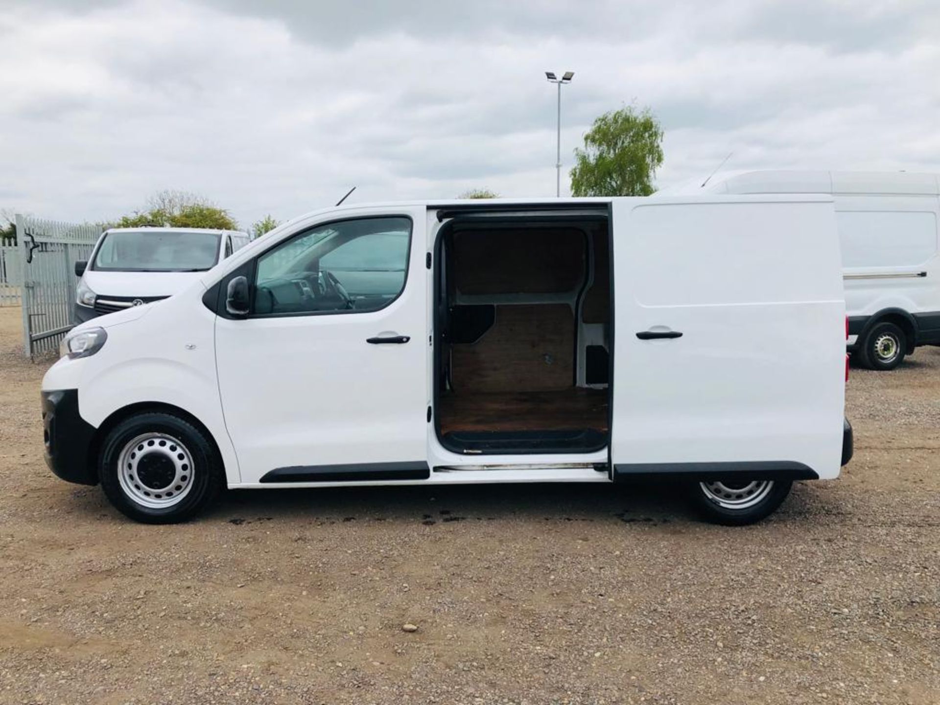 ** ON SALE **Peugeot Expert 1.6 BLUEHDI 95 S 1000 2018 '18 Reg' Euro 6 - ULEZ Compliant - Image 6 of 22