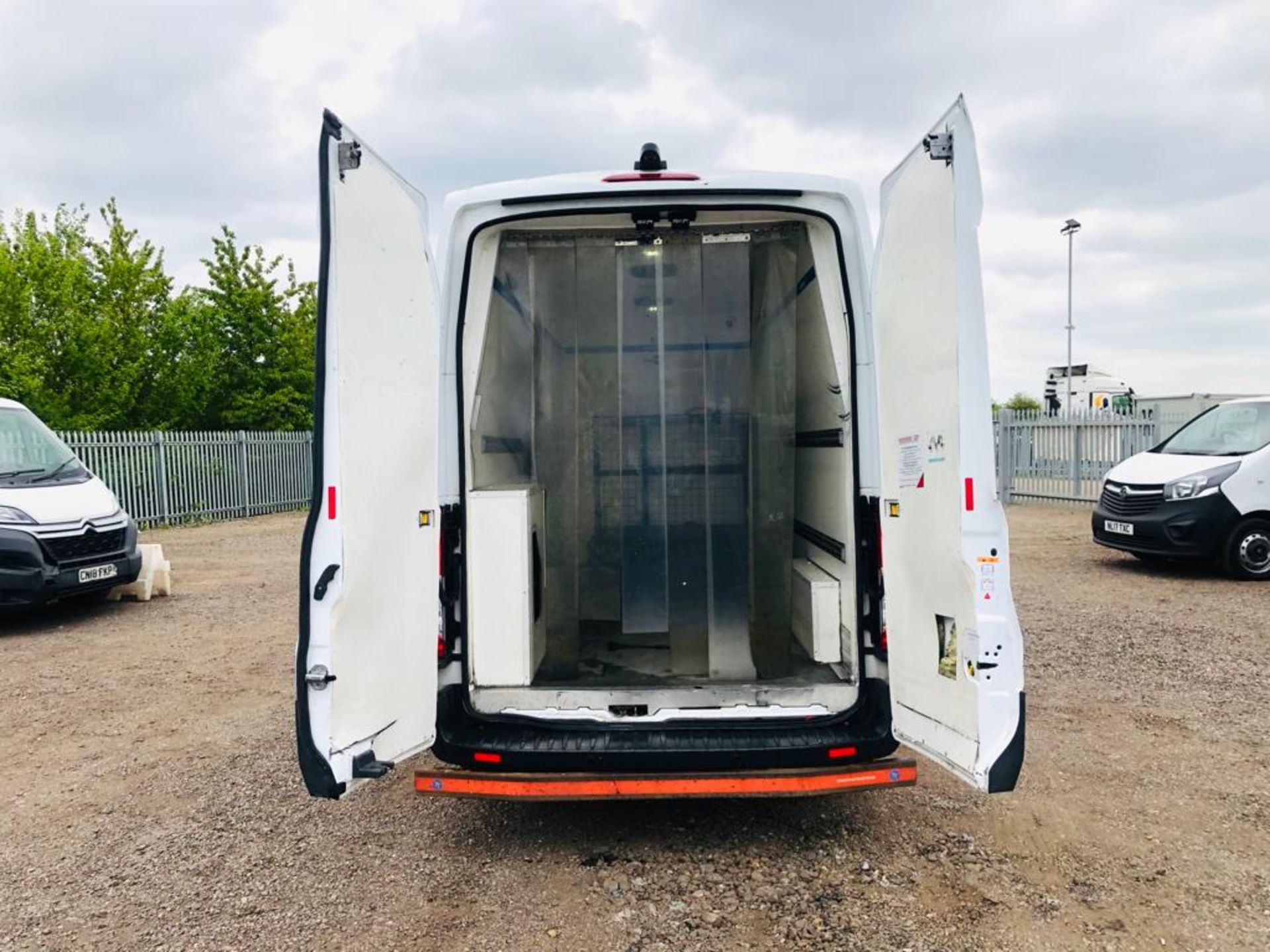 ** ON SALE ** Ford Transit 2.2 TDCI 125 L3 H3 2016 '16 Reg' A/C - Long Wheel Base - Parking Sensors - Image 10 of 24