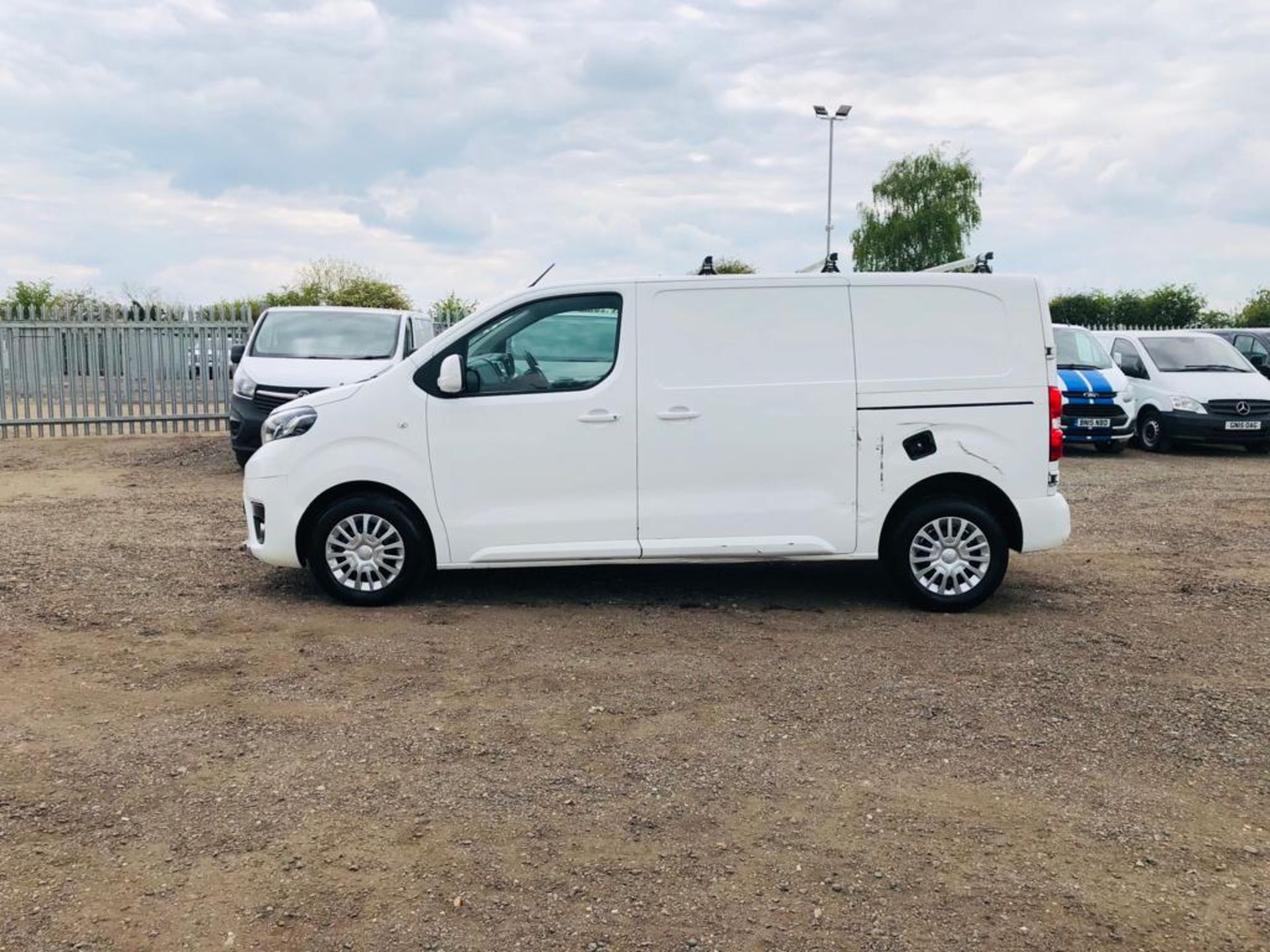 ** ON SALE **Toyota ProAce 2.0 D 120 Comfort LWB 2018 '67 Reg' A/C - Euro 6 - ULEZ Compliant - Image 5 of 23