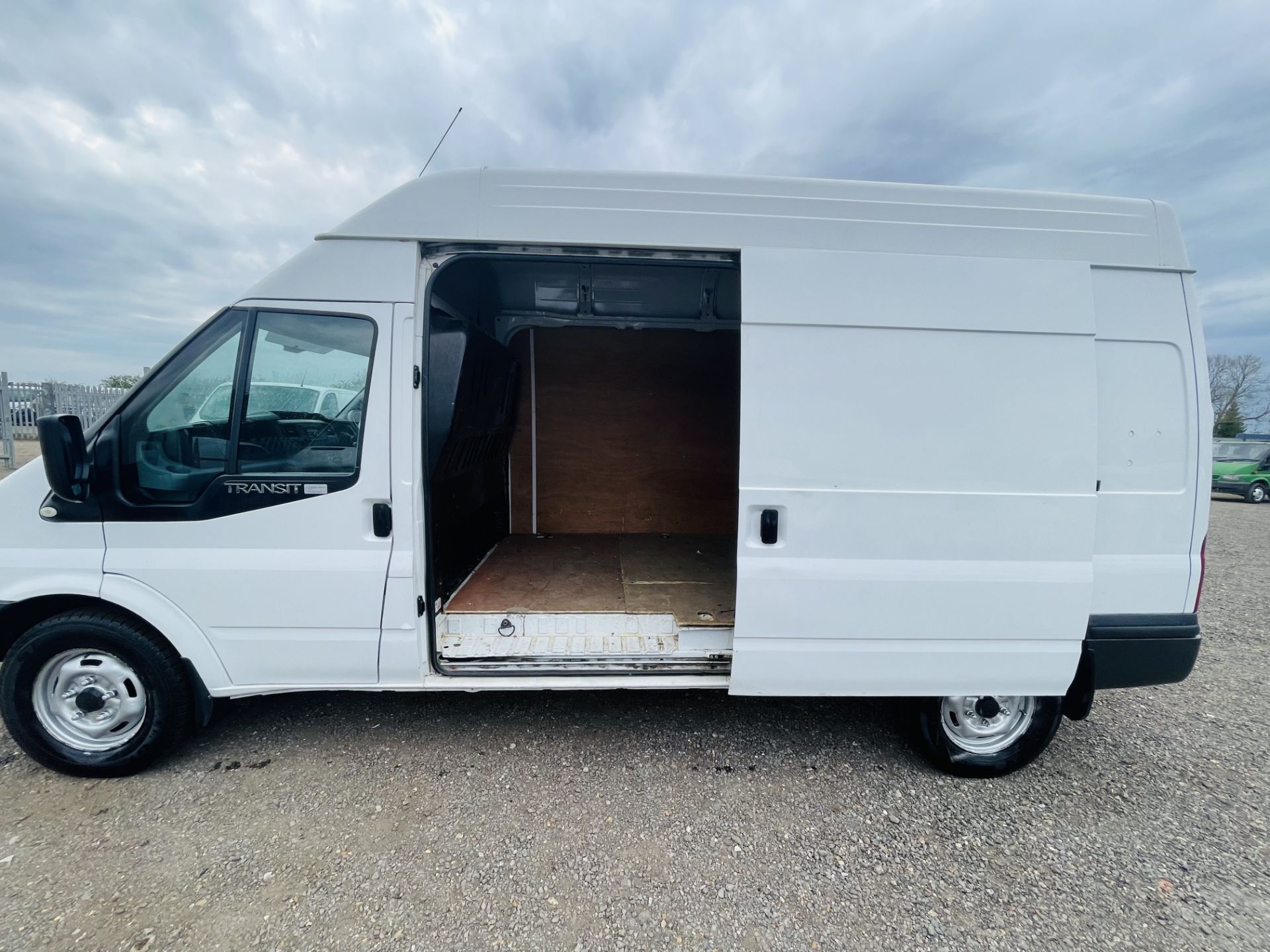 ** ON SALE ** Ford Transit 2.2 100 TDCI RWB L3 H3 LWB 2013 '63 Reg' - Panel Van - White - Image 10 of 22