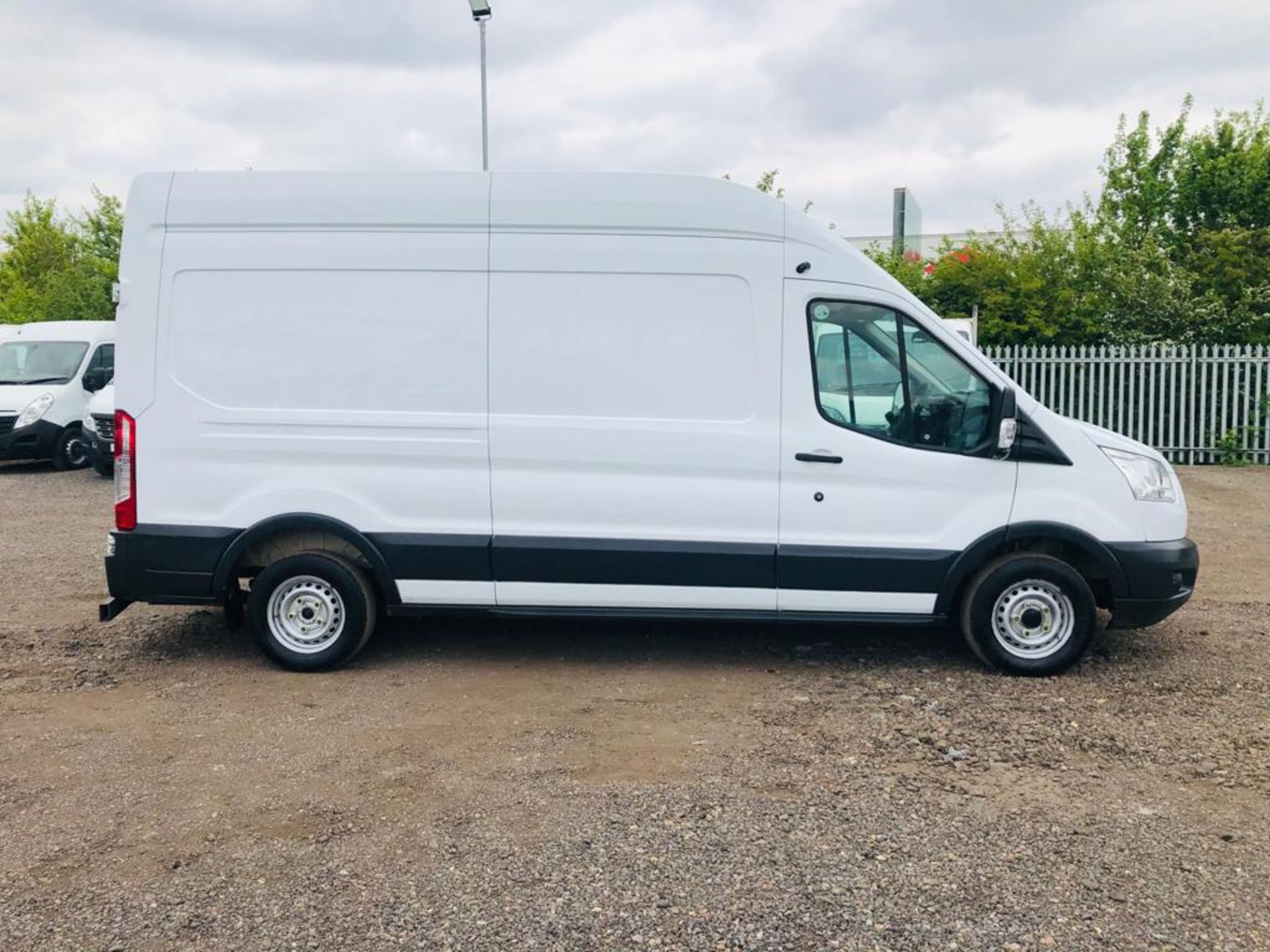 ** ON SALE ** Ford Transit 2.2 TDCI 125 L3 H3 2016 '16 Reg' A/C - Long Wheel Base - Parking Sensors