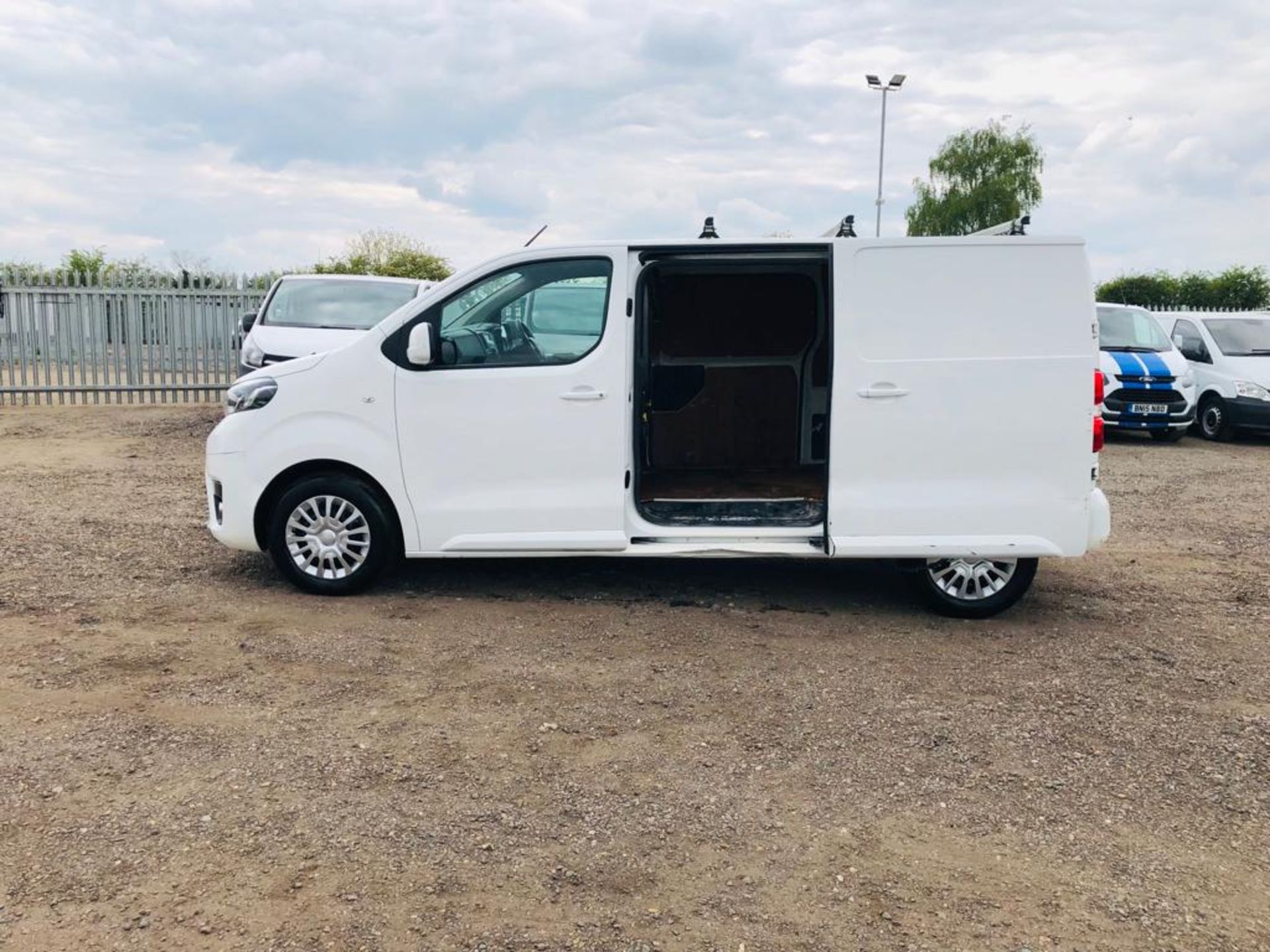 ** ON SALE **Toyota ProAce 2.0 D 120 Comfort LWB 2018 '67 Reg' A/C - Euro 6 - ULEZ Compliant - Image 6 of 23