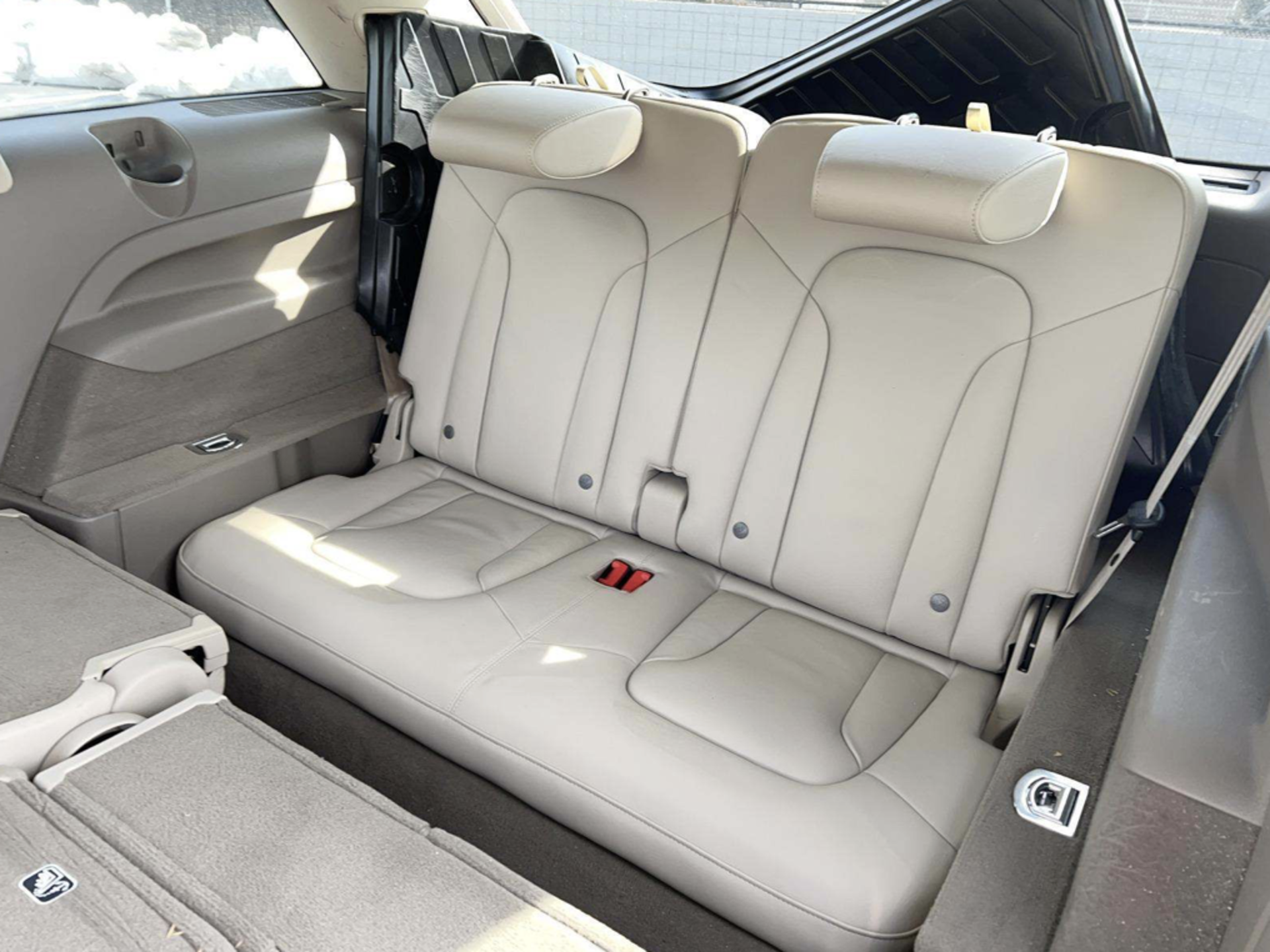 ** ON SALE ** Audi Q7 S-Line Prestige 3.0L T V6 ' 2015 Year' 7 Seater - AWD - ULEZ Compliant - LHD - Image 10 of 13