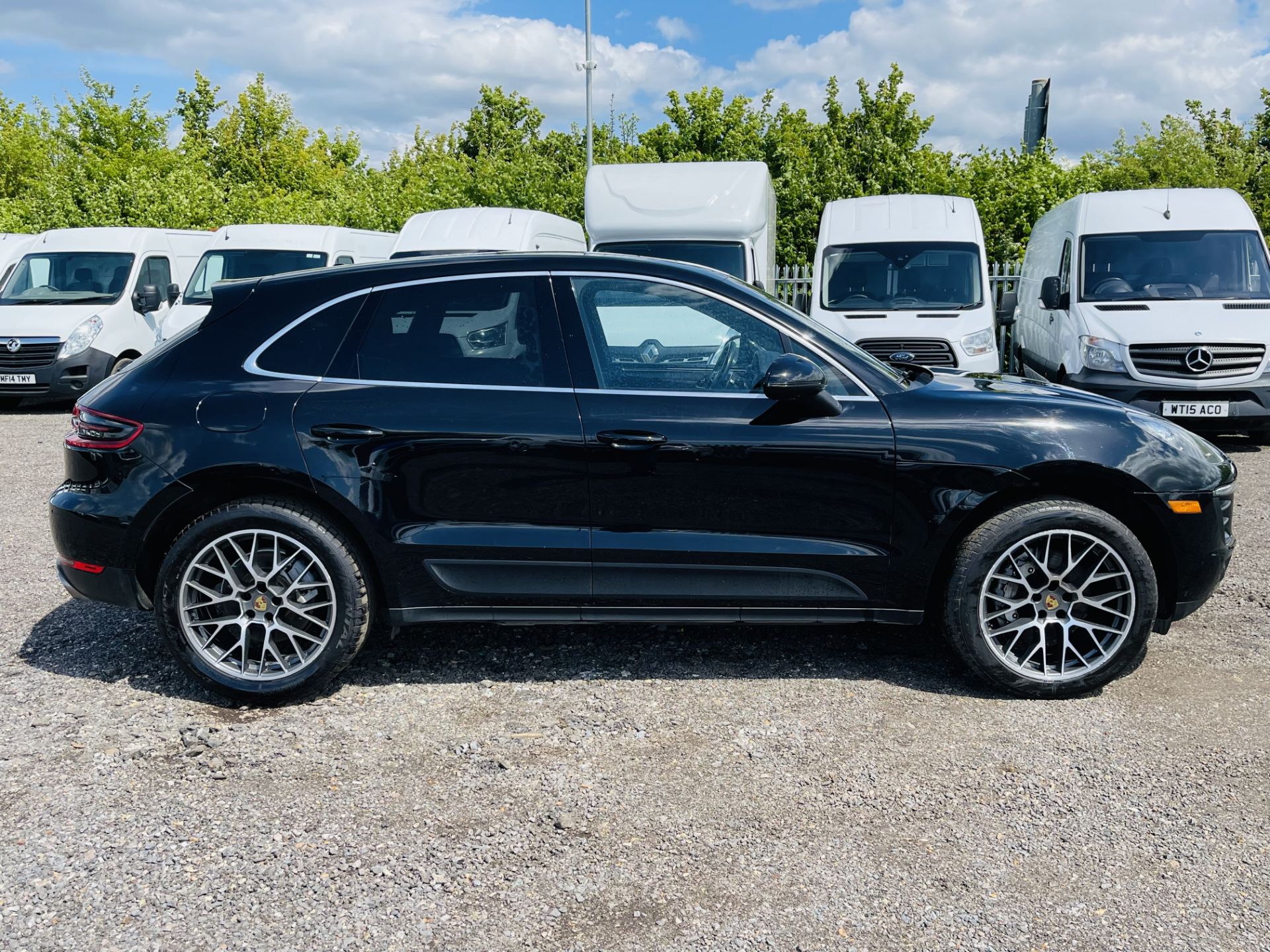 ** ON SALE ** Porsche Macan S 3.0L V6 AWD ' 2015 Year ' Sat Nav - Panoramic Roof - ULEZ Compliant - Image 12 of 44