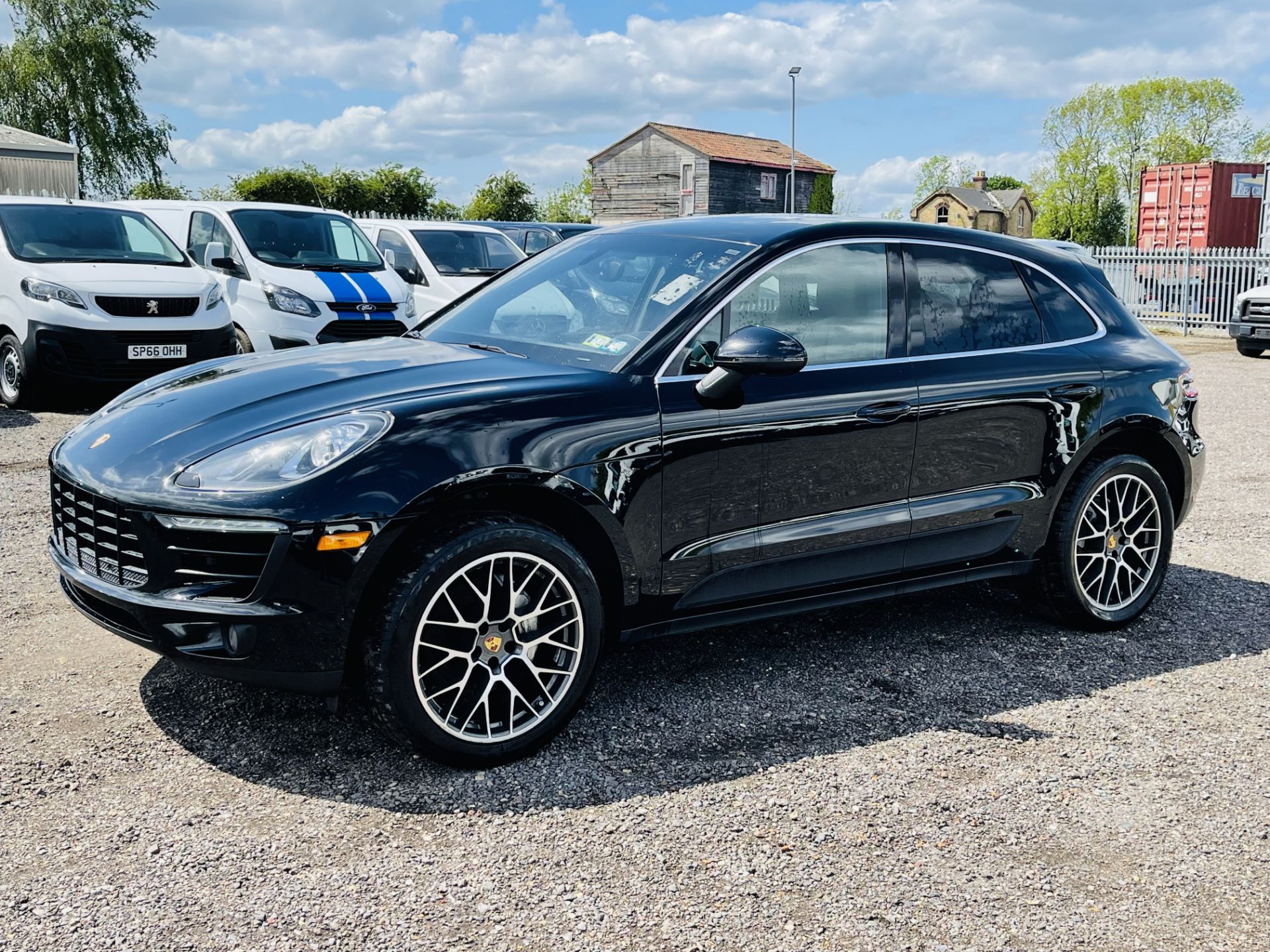 ** ON SALE ** Porsche Macan S 3.0L V6 AWD ' 2015 Year ' Sat Nav - Panoramic Roof - ULEZ Compliant - Image 5 of 44