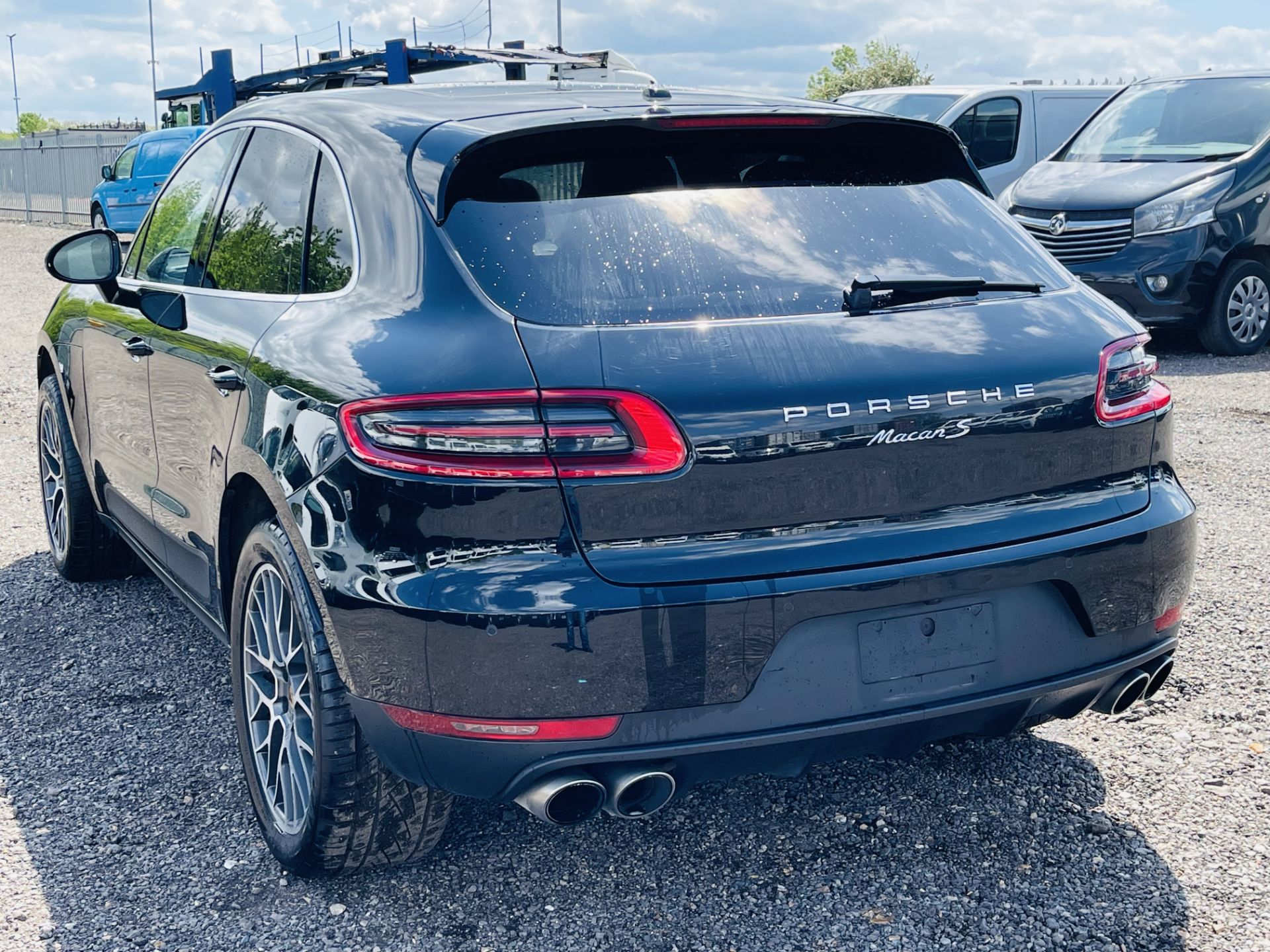 ** ON SALE ** Porsche Macan S 3.0L V6 AWD ' 2015 Year ' Sat Nav - Panoramic Roof - ULEZ Compliant - Image 9 of 44