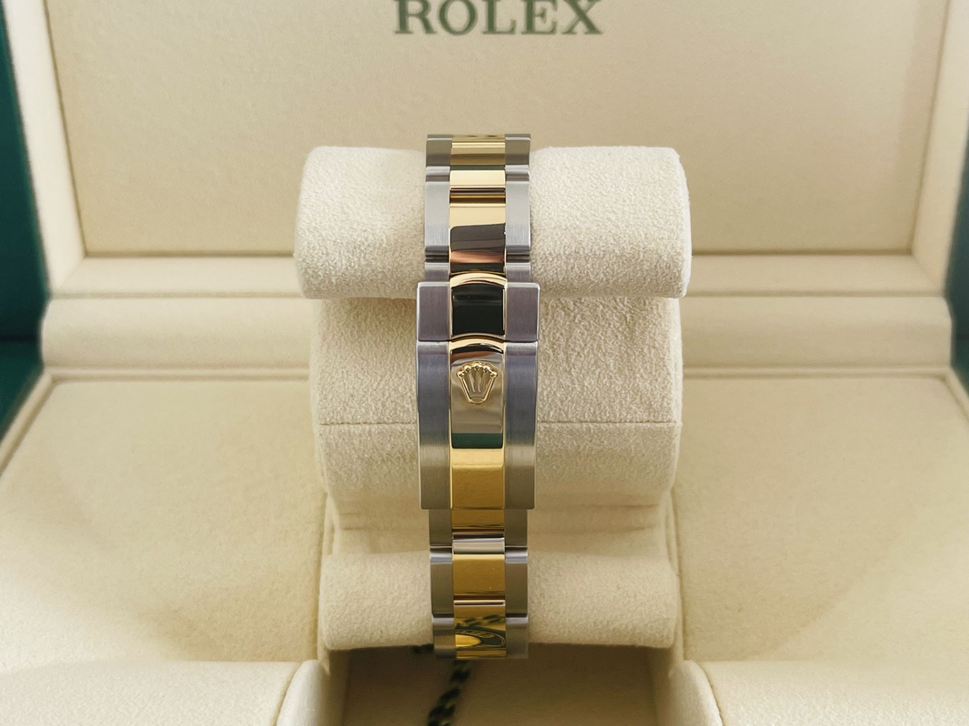 **ON SALE **Rolex Oyster perpetual Datejust 31mm **Brand New*** Un-Worn* Yellow Gold And Oystersteel - Image 7 of 9
