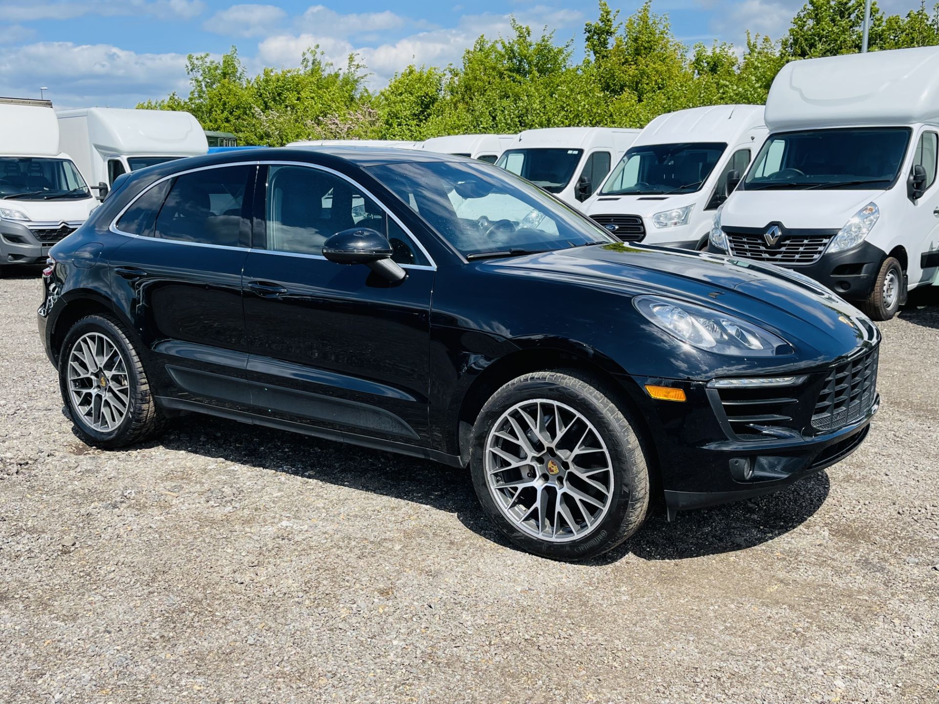 ** ON SALE ** Porsche Macan S 3.0L V6 AWD ' 2015 Year ' Sat Nav - Panoramic Roof - ULEZ Compliant - Image 13 of 44