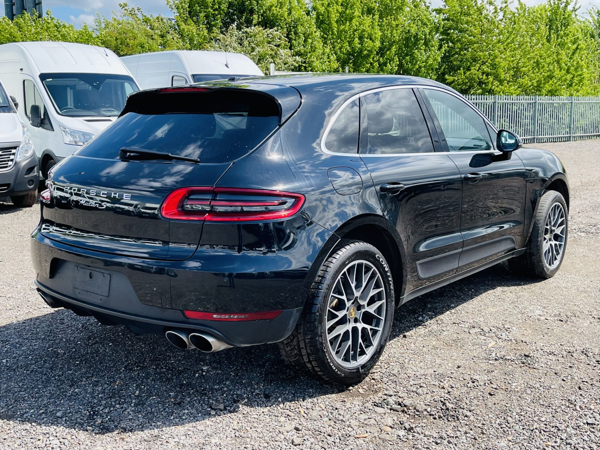 ** ON SALE ** Porsche Macan S 3.0L V6 AWD ' 2015 Year ' Sat Nav - Panoramic Roof - ULEZ Compliant - Image 11 of 44