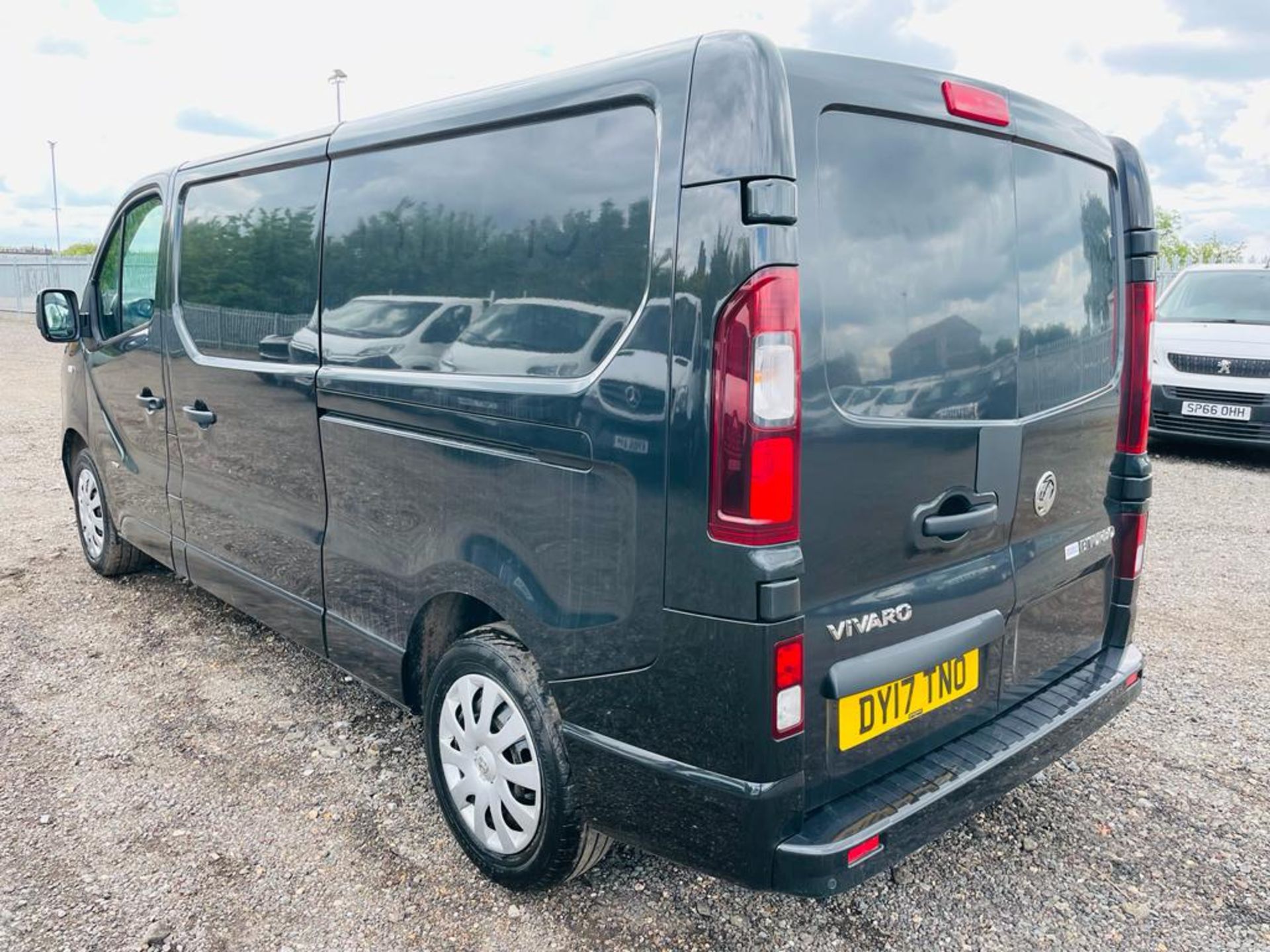 Vauxhall Vivaro 1.6 CDTI BITurbo Sportive L2 H1 2017 '17 Reg' Euro 6 - ULEZ Compliant - A/C - Image 6 of 15