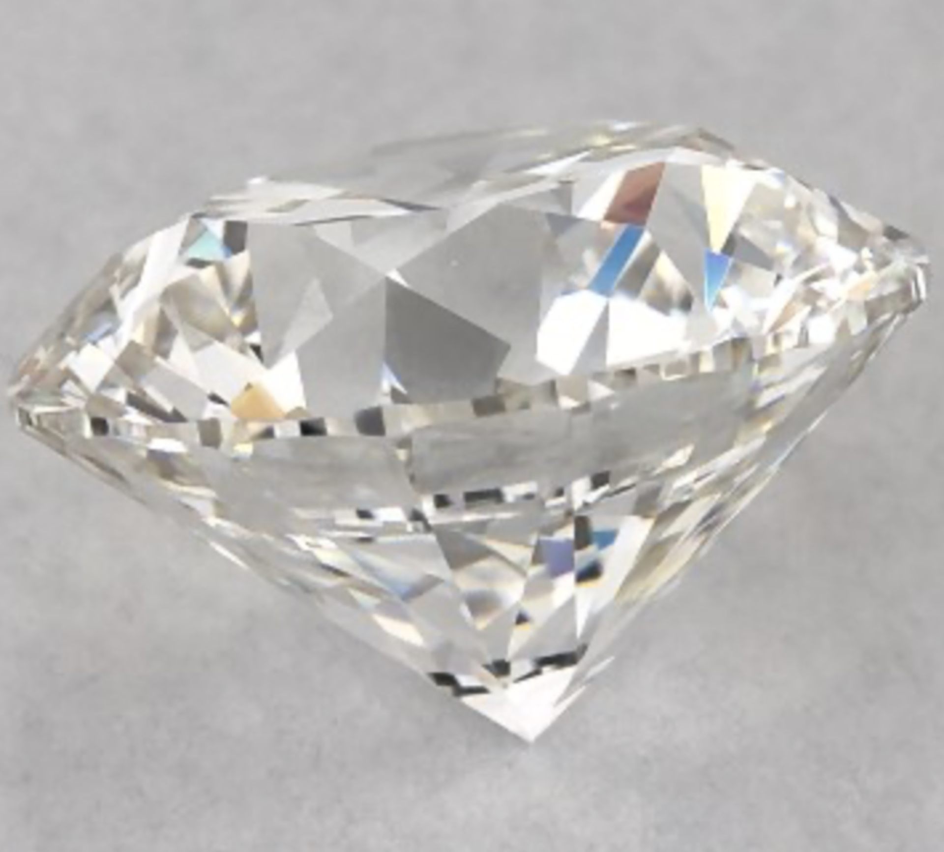 ** ON SALE ** Certified Brilliant Cut Diamond 2.10 CT ( Natural ) **VS1 H colour** Full Certificate