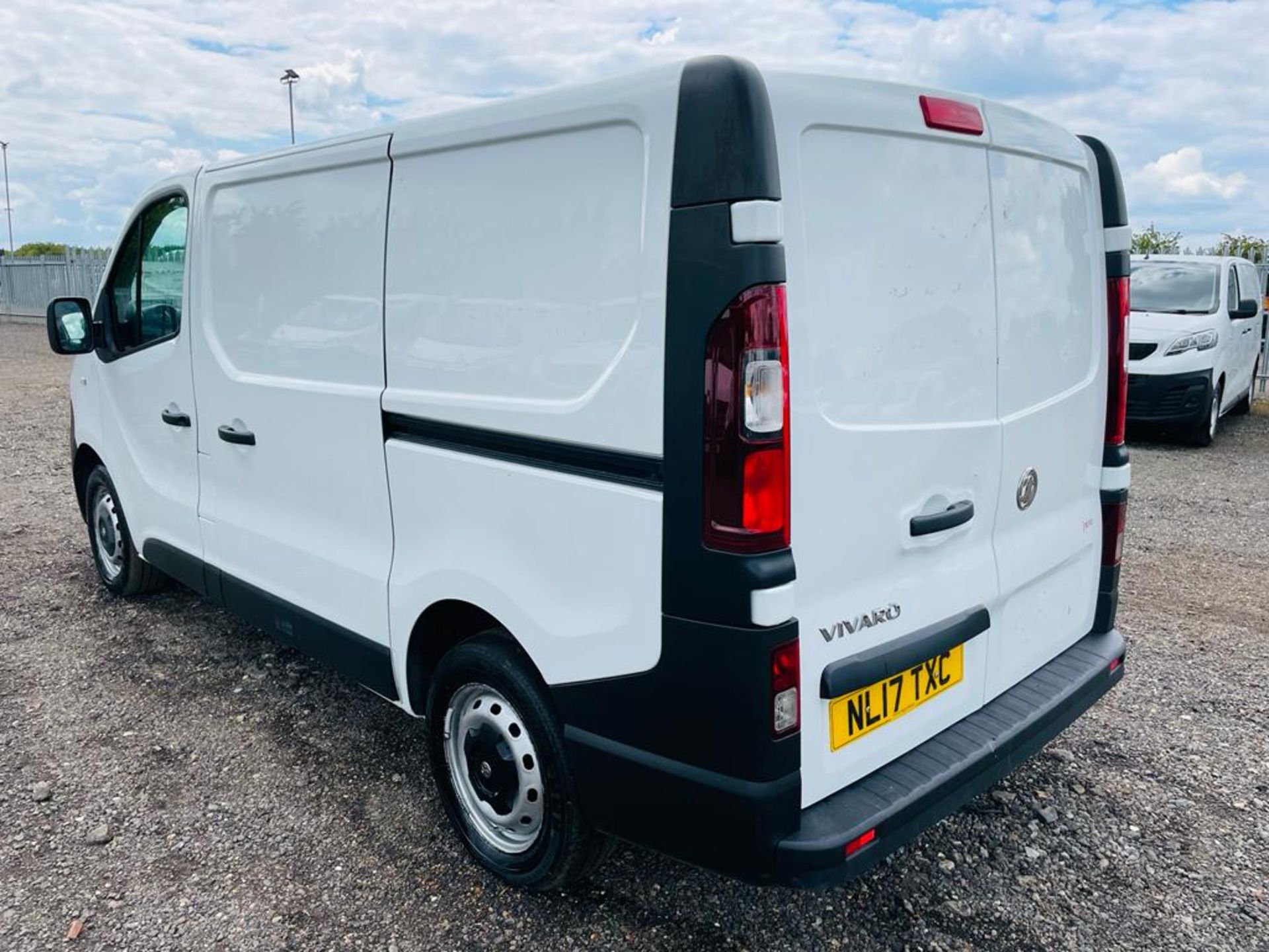 Vauxhall Vivaro 1.6 CDTI 2700 BlueInjection L1 H1 2017 '17 Reg' Euro 6 - ULEZ Compliant - Image 9 of 16