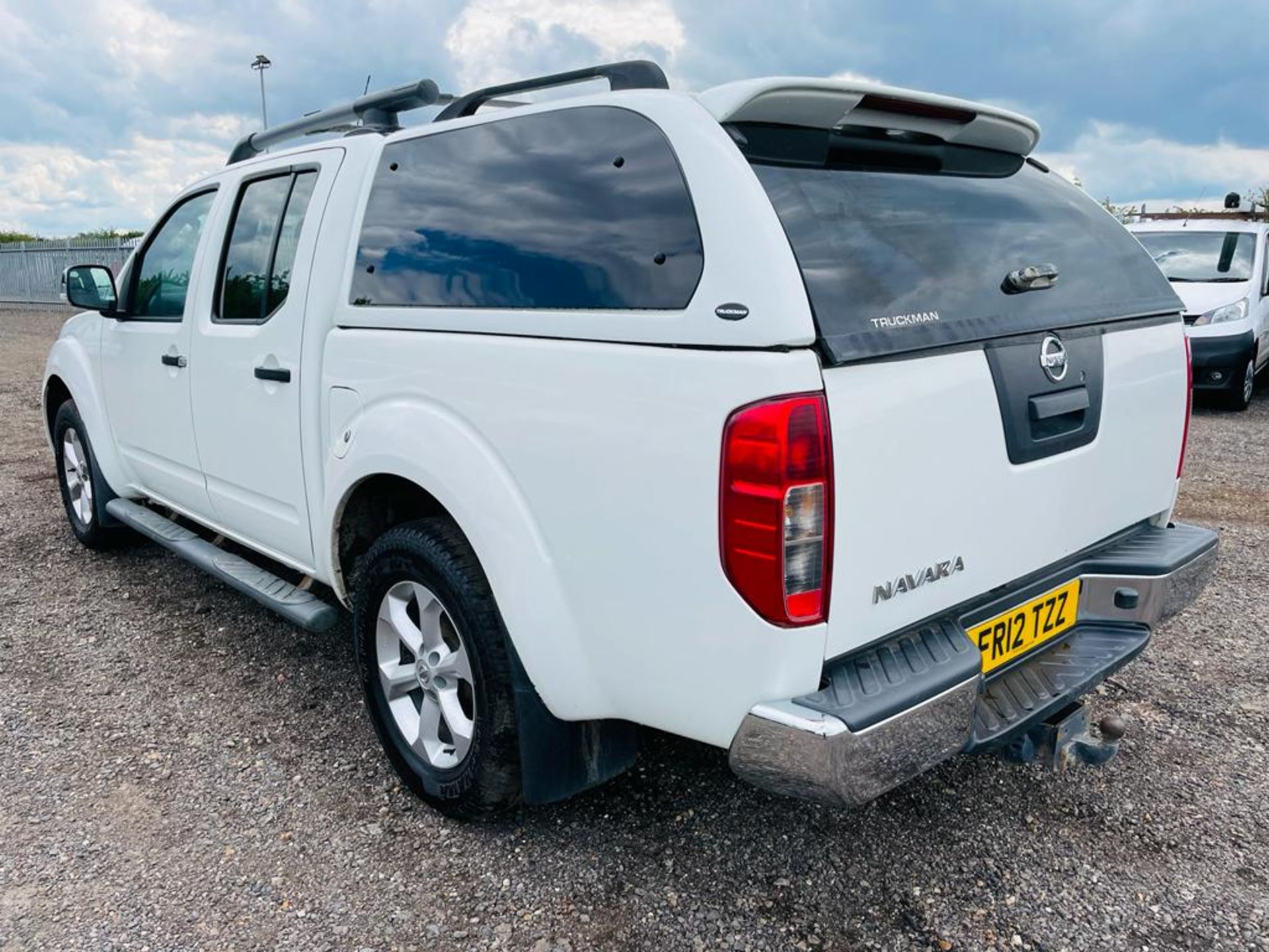 Nissan Navara 2.5 DCI Tekna Auto 4WD 2012 '12 Reg' Sat Nav - A/C - Bluetooth - Image 7 of 25