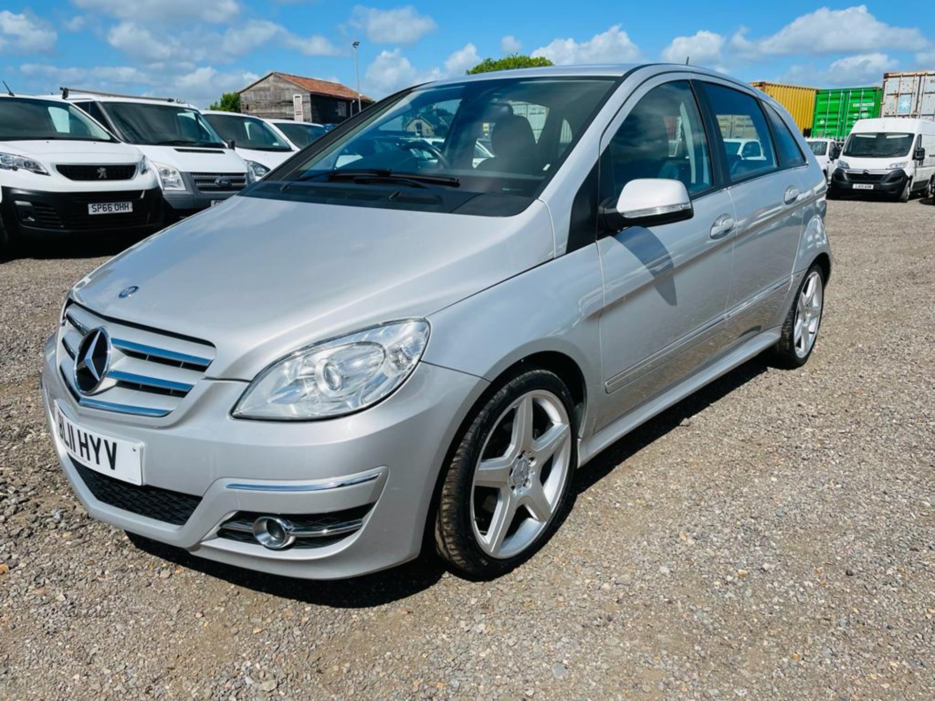 ** ON SALE ** Mercedes Benz B Class B180 2.0 CDI Sport CVT Auto 2011 '11 Reg' A/C - No Vat - Image 4 of 31