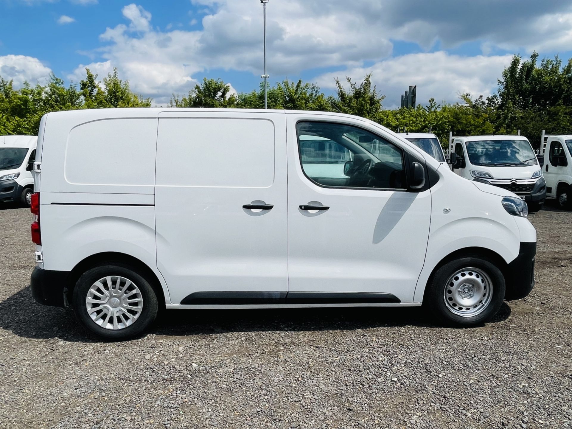 ** ON SALE ** Toyota ProAce 1.6 D 95 Compact Icon 2019 '19 Reg' A/C - Euro 6 - ULEZ Compliant - Image 12 of 19