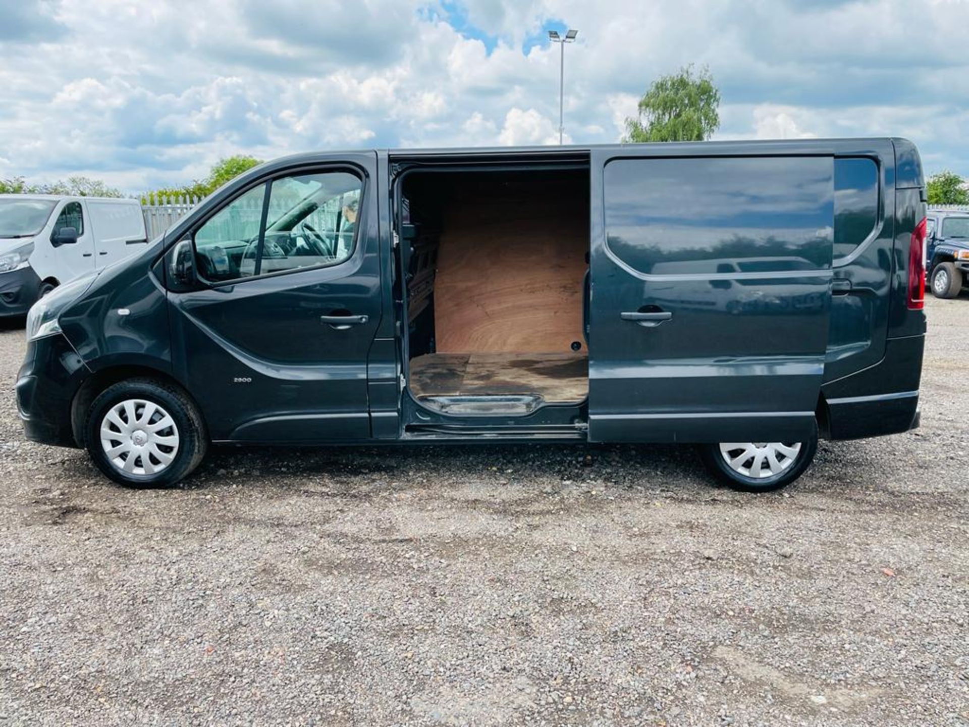 Vauxhall Vivaro 1.6 CDTI BITurbo Sportive L2 H1 2017 '17 Reg' Euro 6 - ULEZ Compliant - A/C - Image 5 of 15