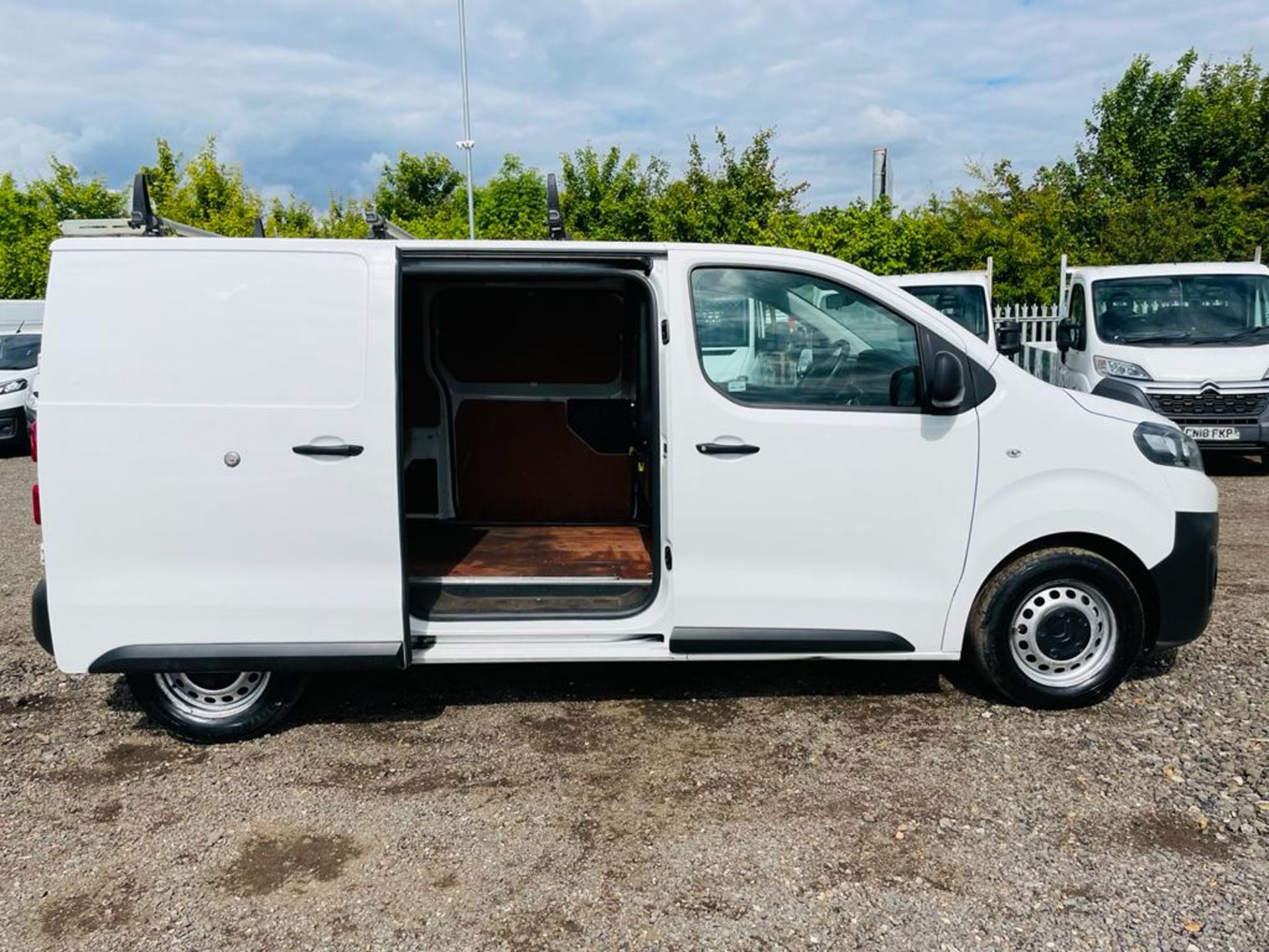 Citroen Dispatch 2.0 BLUEHDI S/S Enterprise 2018 '18 Reg' A/C - Euro 6 - ULEZ Compliant - Image 11 of 17