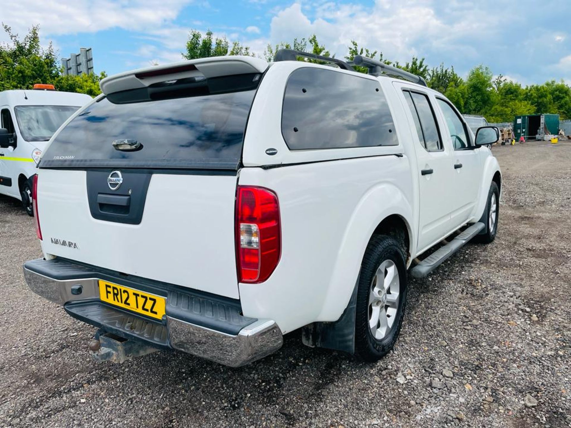 Nissan Navara 2.5 DCI Tekna Auto 4WD 2012 '12 Reg' Sat Nav - A/C - Bluetooth - Image 4 of 25