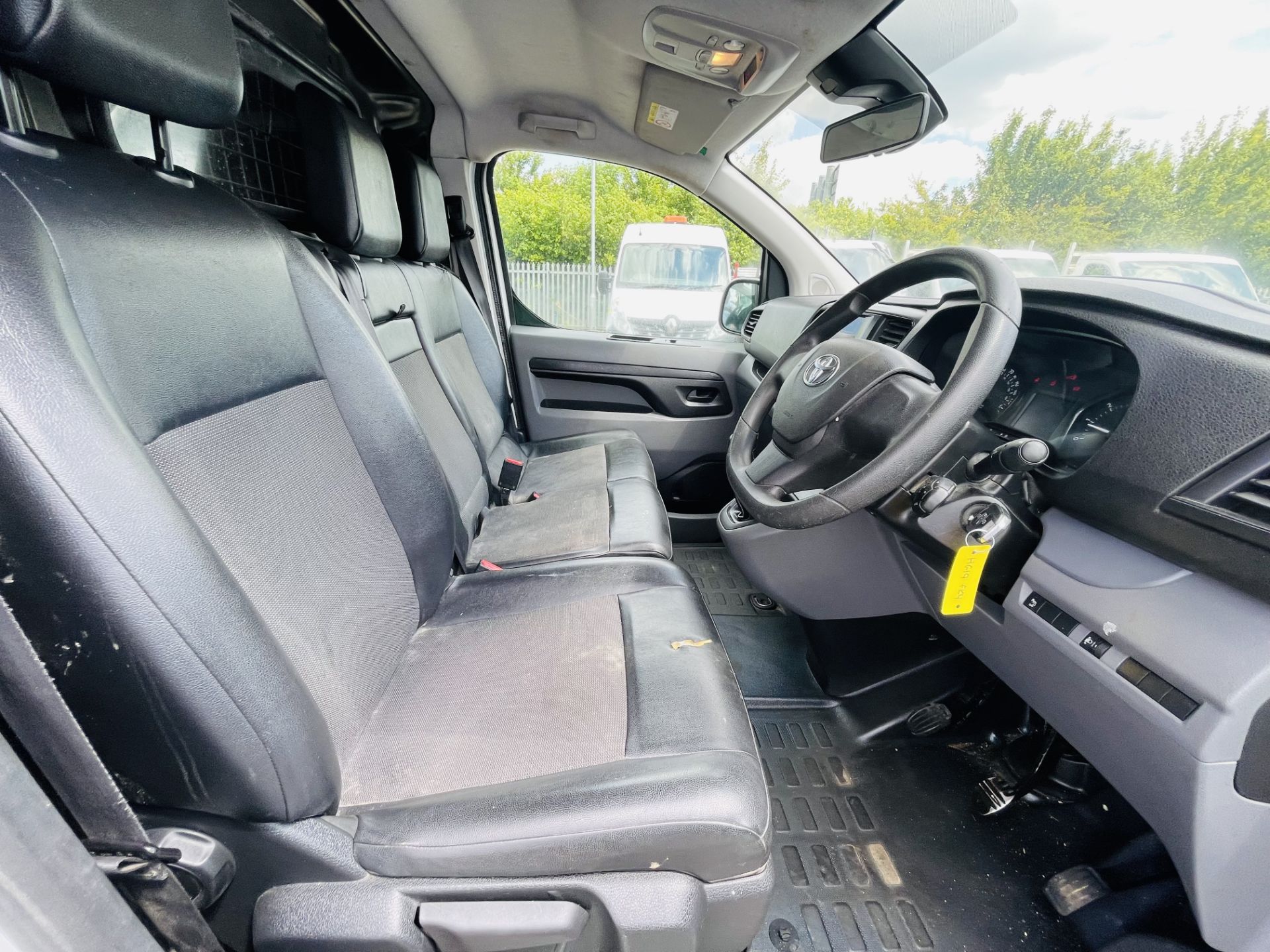 ** ON SALE ** Toyota ProAce 1.6 D 95 Compact Icon 2019 '19 Reg' A/C - Euro 6 - ULEZ Compliant - Image 16 of 19