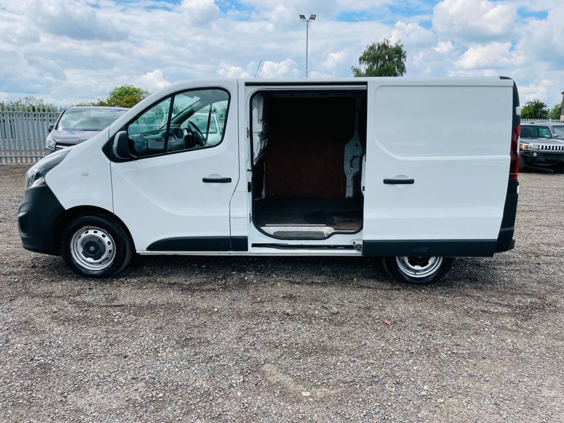 Vauxhall Vivaro 1.6 CDTI 2700 BlueInjection L1 H1 2017 '17 Reg' Euro 6 - ULEZ Compliant - Image 5 of 16