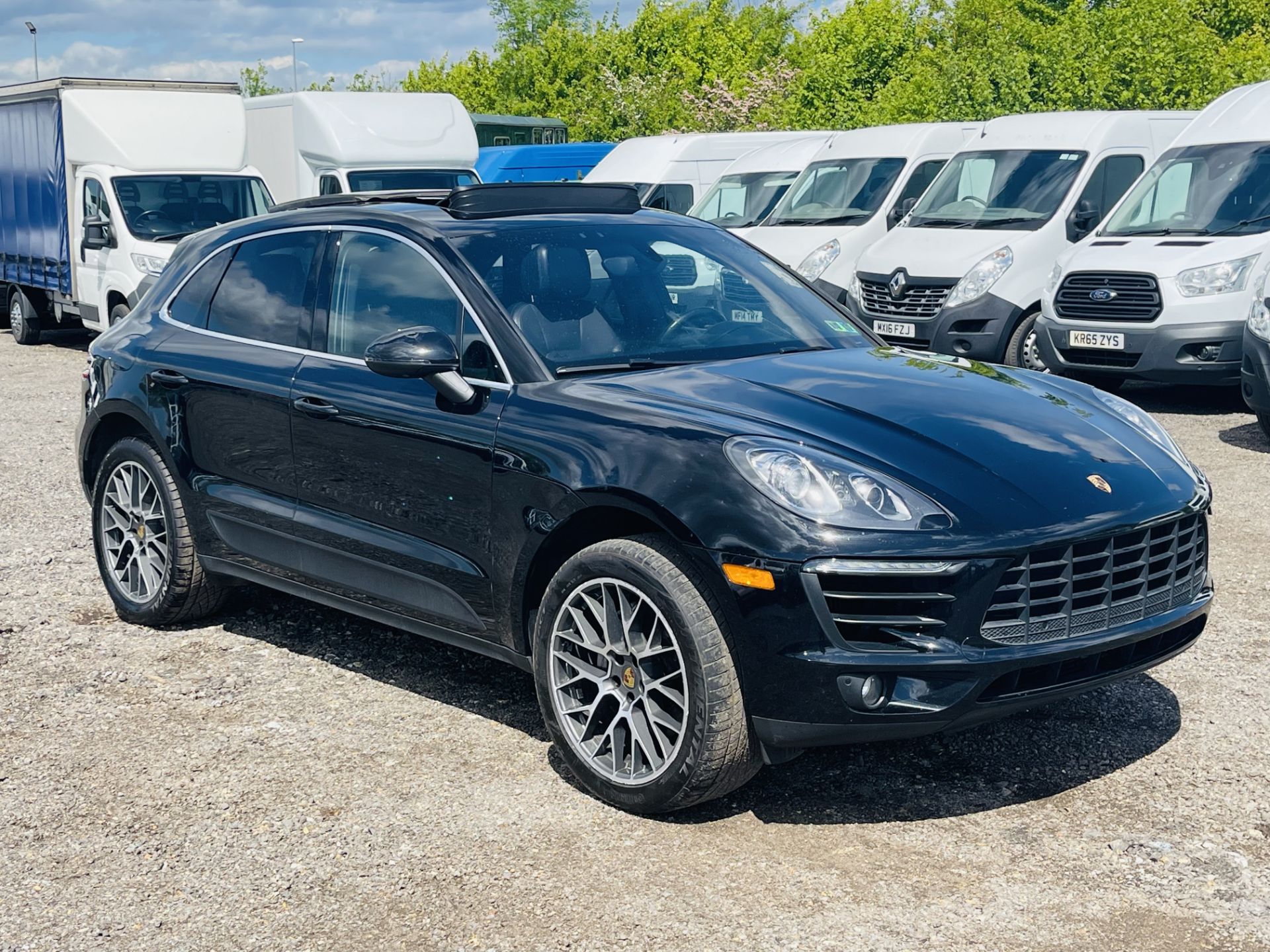 ** ON SALE ** Porsche Macan S 3.0L V6 AWD ' 2015 Year ' Sat Nav - Panoramic Roof - ULEZ Compliant - Image 2 of 44