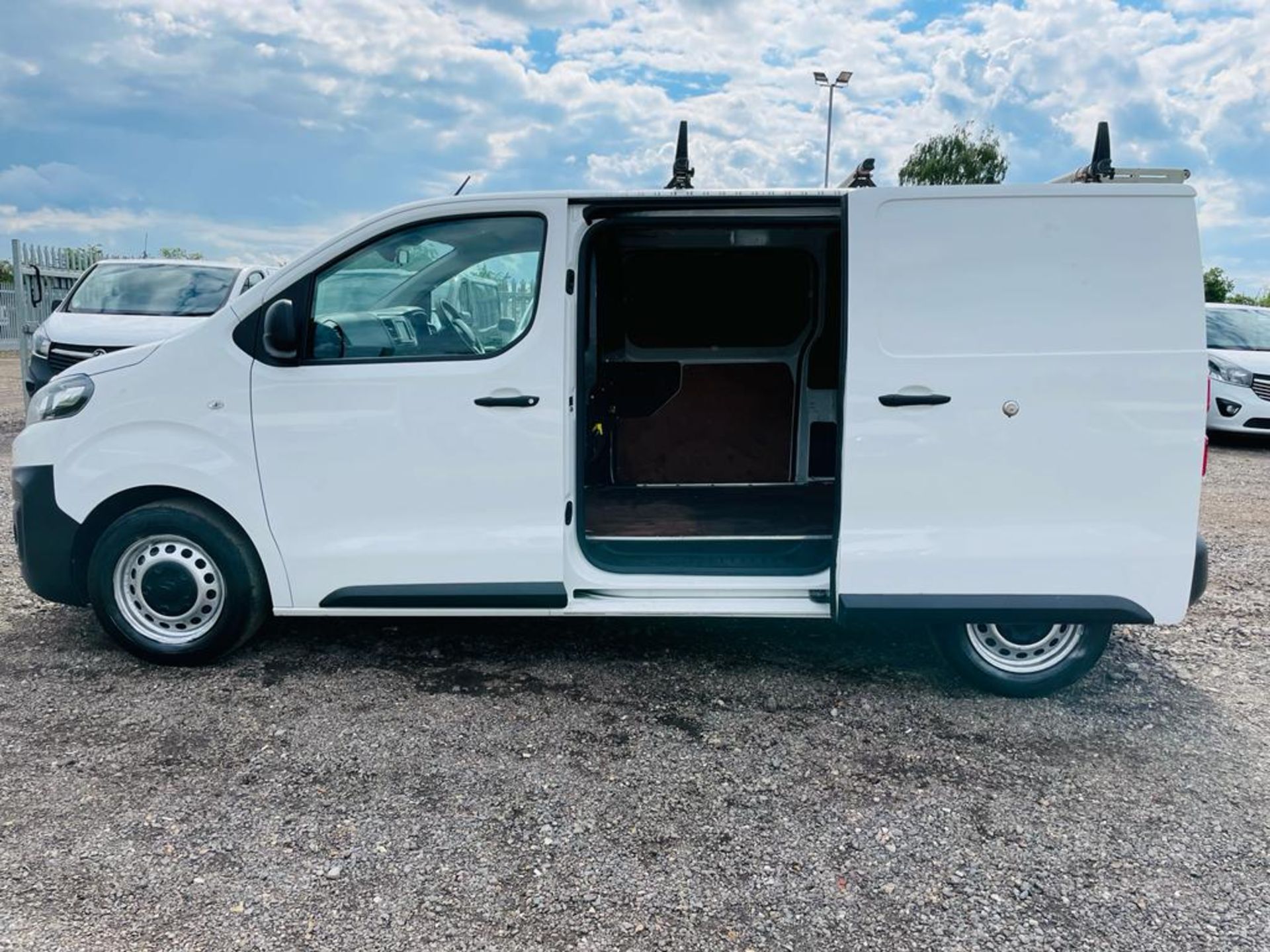 Citroen Dispatch 2.0 BLUEHDI S/S Enterprise 2018 '18 Reg' A/C - Euro 6 - ULEZ Compliant - Image 5 of 17