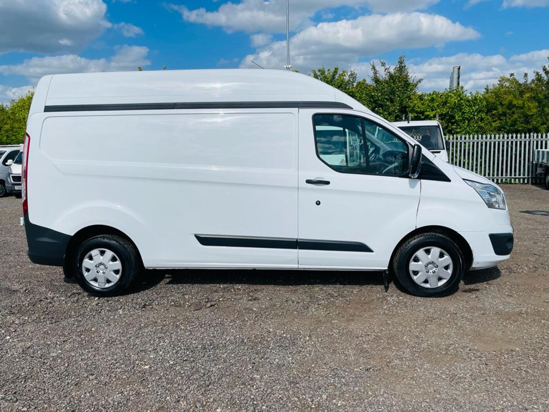 Ford Transit 2.2L TDCI 100 290 E-Tec L1 H3 Trend 2016 '16 Reg' A/C - Cruise Control - Image 4 of 18