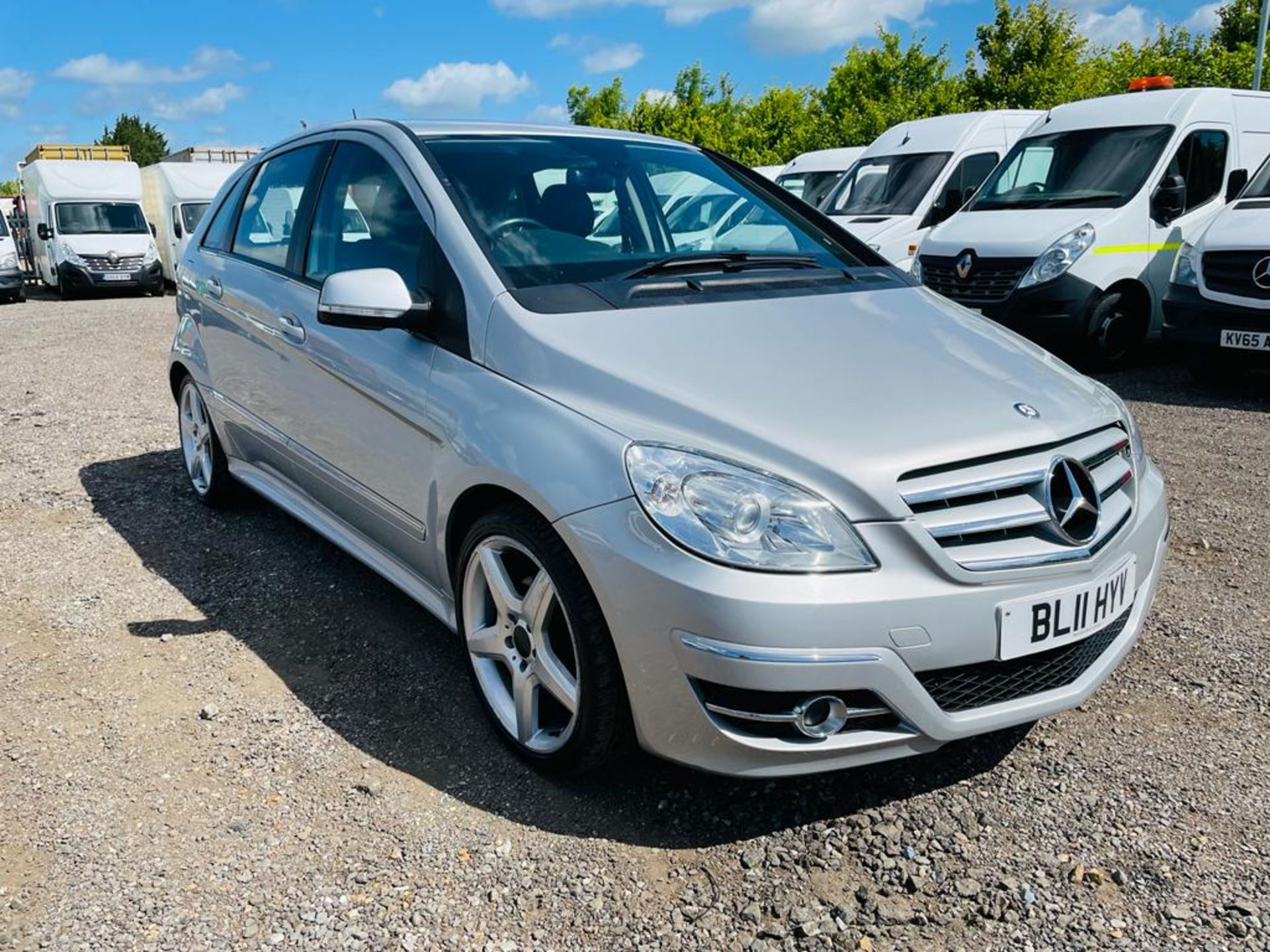 ** ON SALE ** Mercedes Benz B Class B180 2.0 CDI Sport CVT Auto 2011 '11 Reg' A/C - No Vat - Image 2 of 31