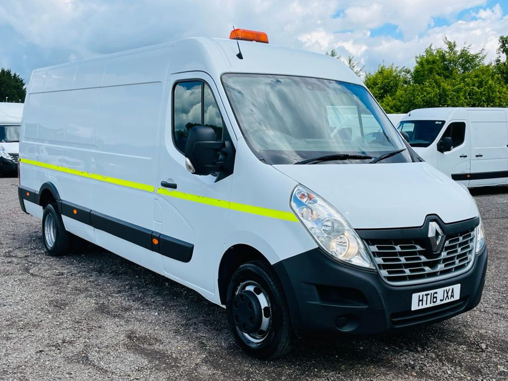 ** ON SALE ** Renault Master 2.3 DCI LMI35 Business L4 H2 RWD 2016 '16 Reg' Twin Rear Axle - 3500kg