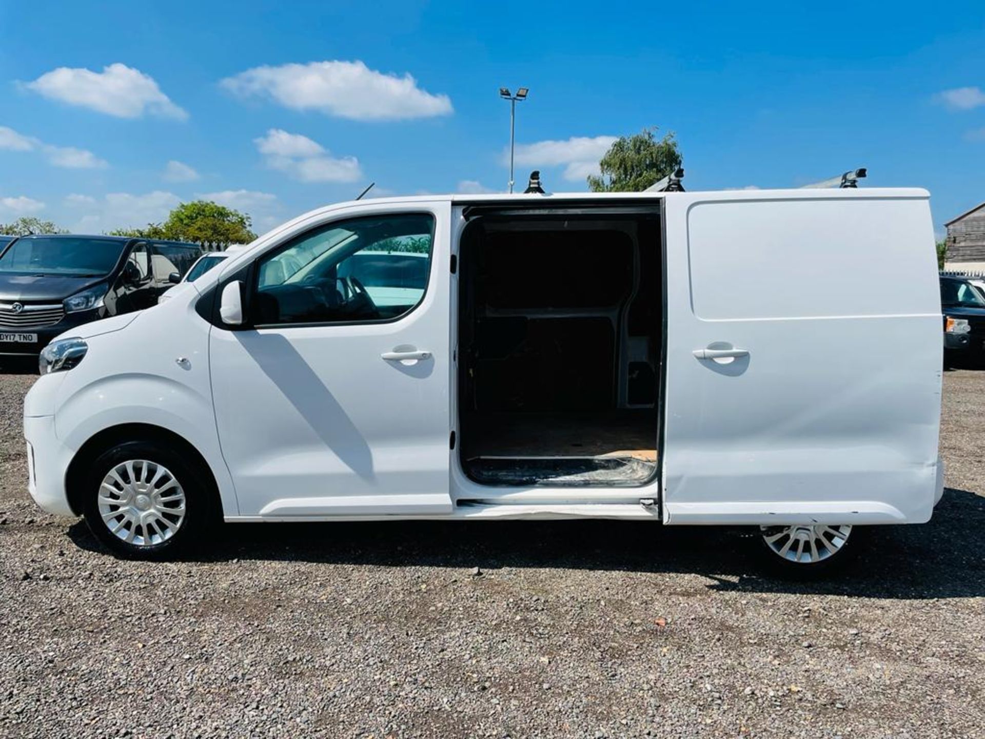 ** ON SALE ** Toyota ProAce 2.0 D 120 Comfort LWB 2018 '67 Reg' A/C - Euro 6 - ULEZ Compliant - Image 4 of 23