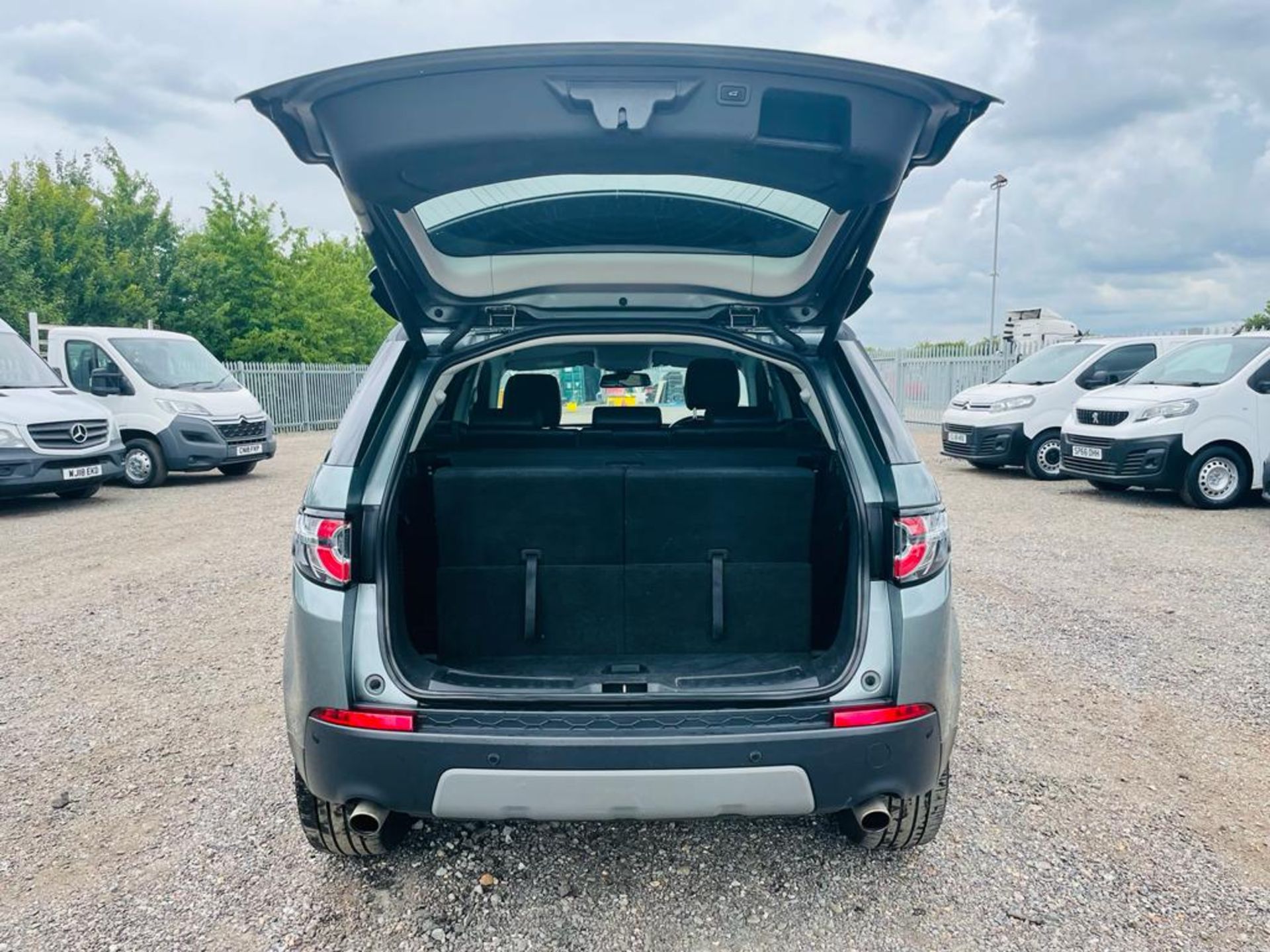 ** ON SALE ** Land Rover Discovery Sport 2.0 180 TD4 SE Tech 2018 '18 Reg' 7 Seats - Sat Nav - ULEZ - Image 9 of 30