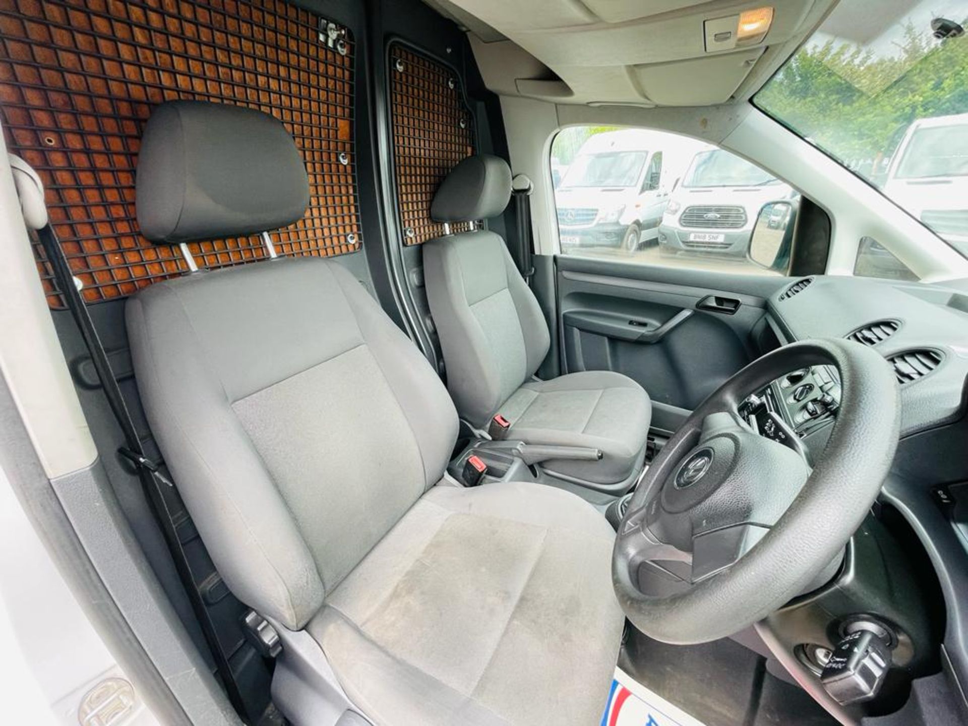 ** ON SALE ** Volkswagen Caddy C20 1.6 TDI StartLine 102 2015 '15 Reg' Panel Van - Very Economical - Image 18 of 27