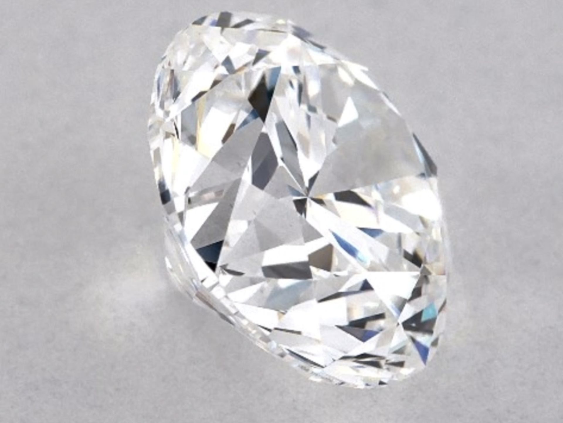 Certified Brilliant Cut Diamond 2.03 CT ( Natural ) VS1 H colour - Full Certificate - No Vat - Image 4 of 13
