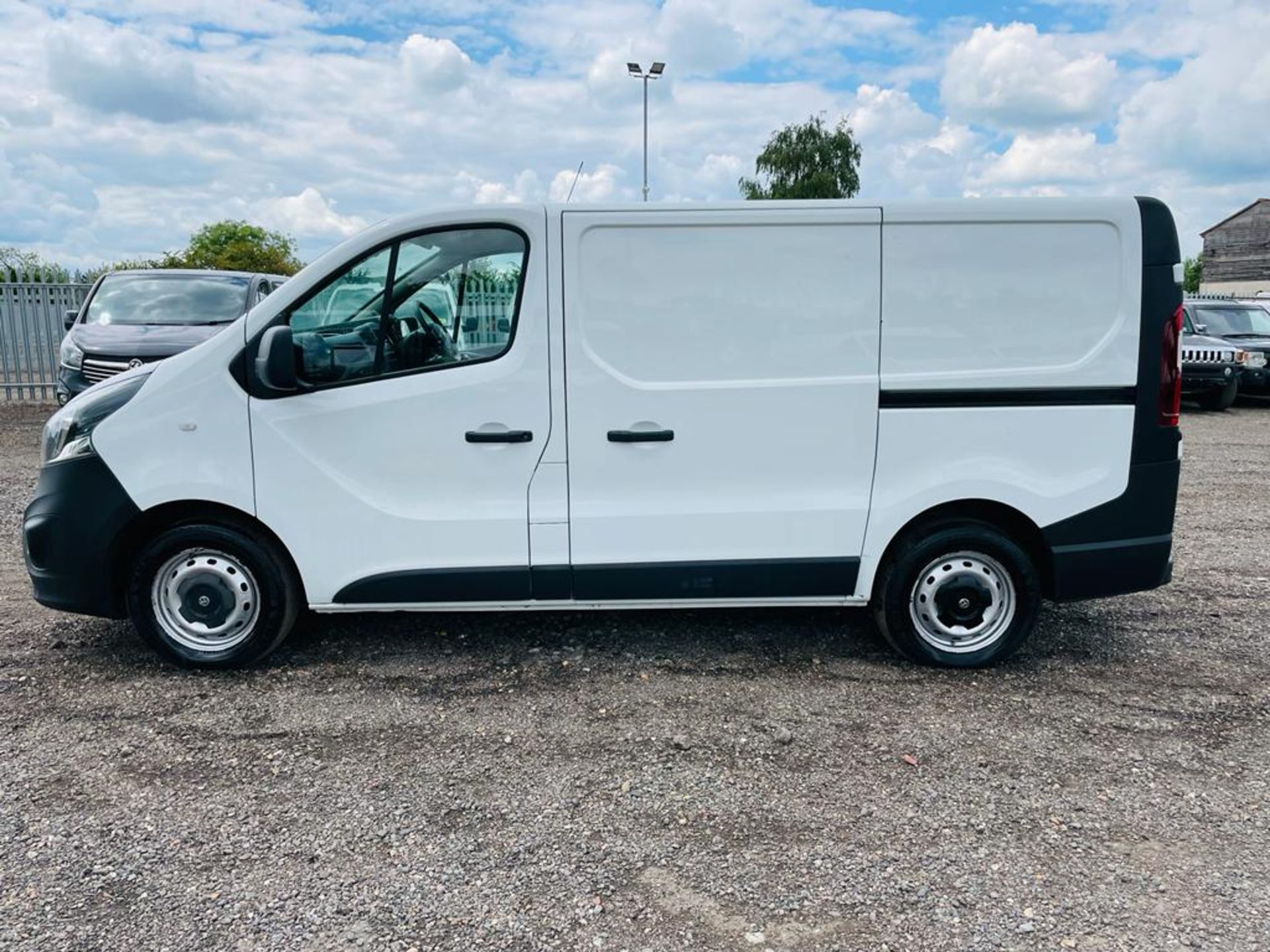 Vauxhall Vivaro 1.6 CDTI 2700 BlueInjection L1 H1 2017 '17 Reg' Euro 6 - ULEZ Compliant - Image 4 of 17