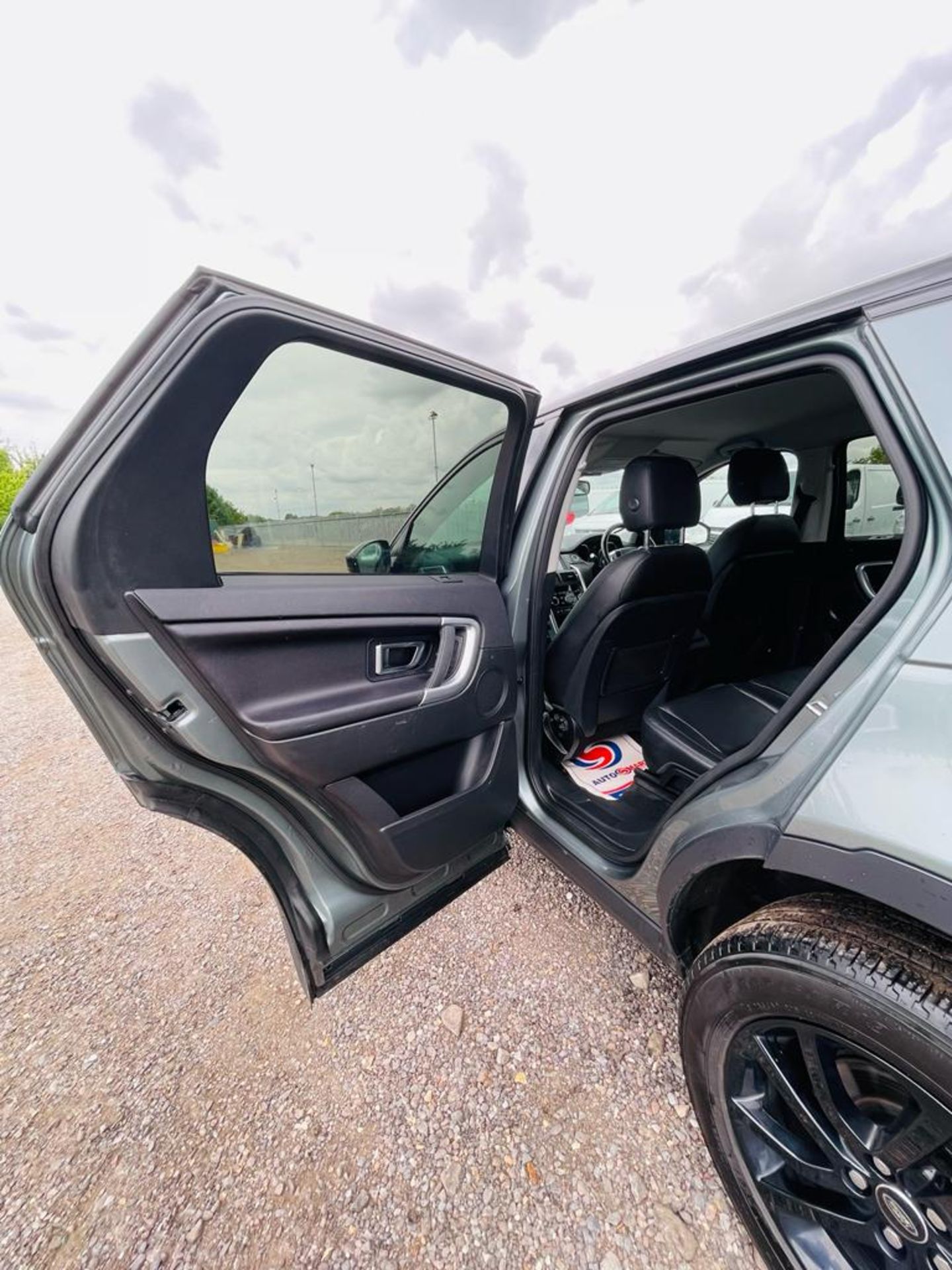 ** ON SALE ** Land Rover Discovery Sport 2.0 180 TD4 SE Tech 2018 '18 Reg' 7 Seats - Sat Nav - ULEZ - Image 28 of 30
