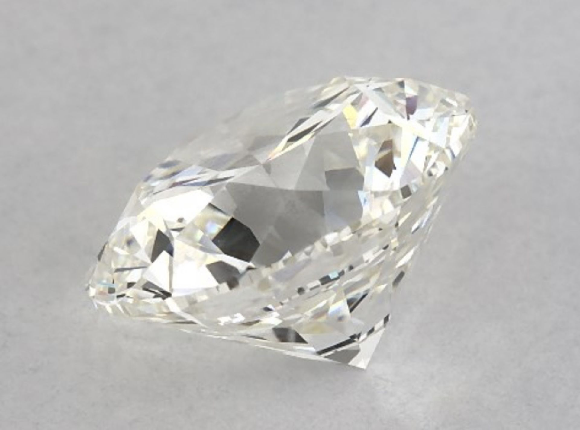 Certified Brilliant Cut Diamond 3.22 CT ( Natrual ) J Colour VS2 - GIA Graduate Certificate - No Vat - Image 7 of 11