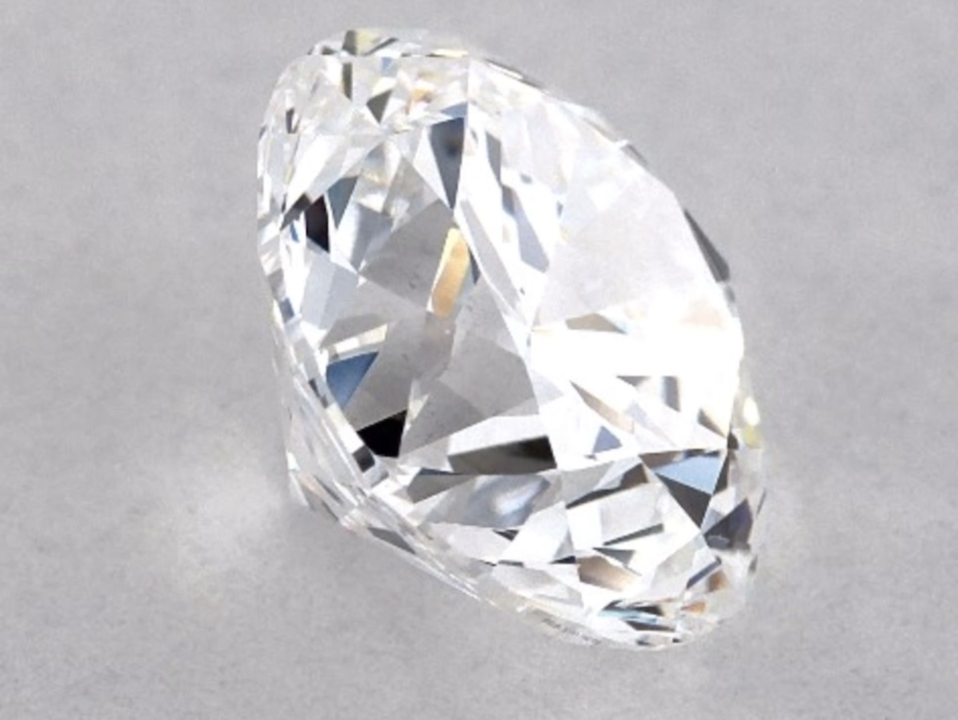 Certified Brilliant Cut Diamond 2.03 CT ( Natural ) VS1 H colour - Full Certificate - No Vat - Image 6 of 13